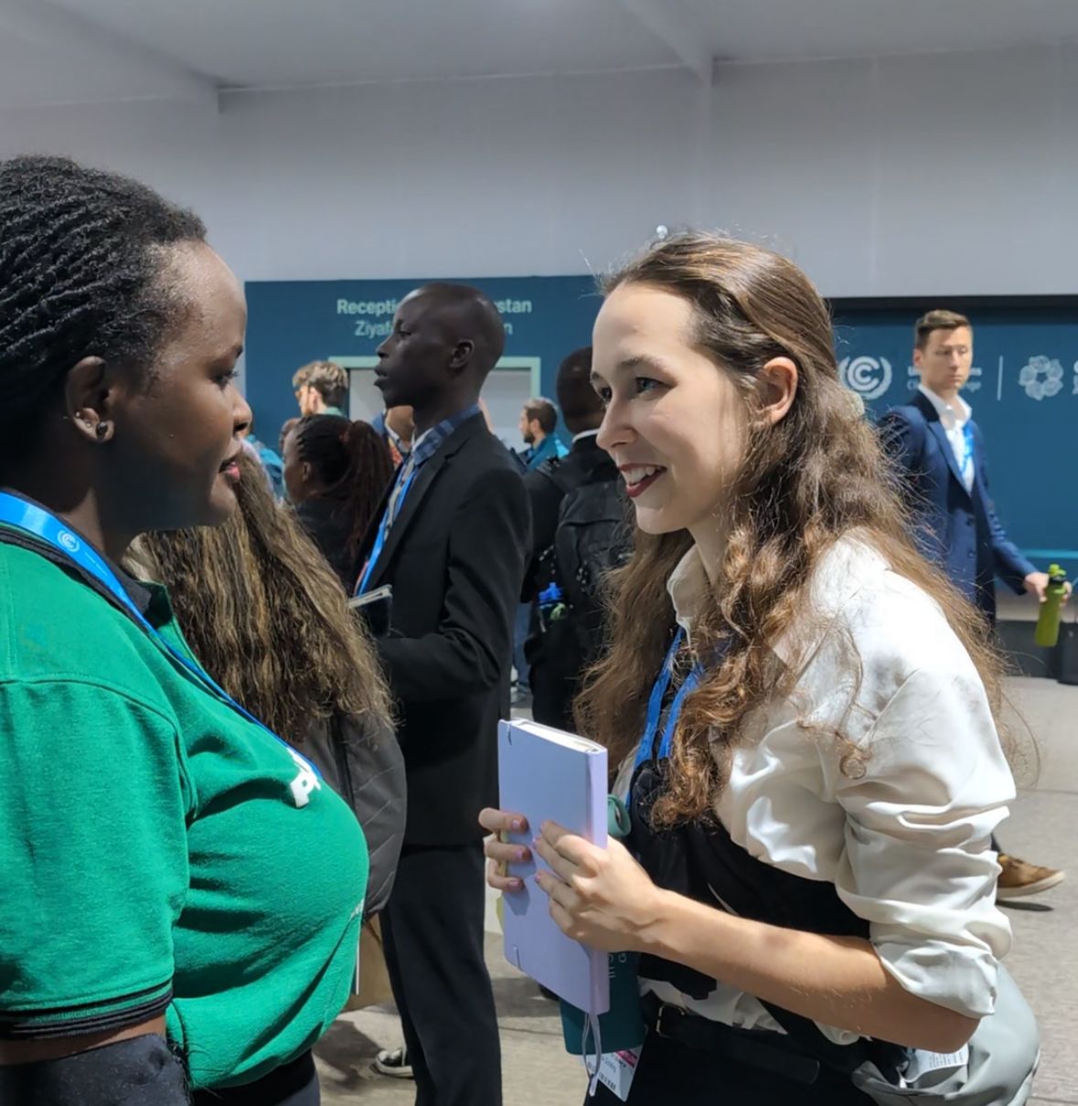 EU-Parlamentarierin Lena Schilling kämpft bei der COP im autokratischen Aserbaidschan für Häftlinge.