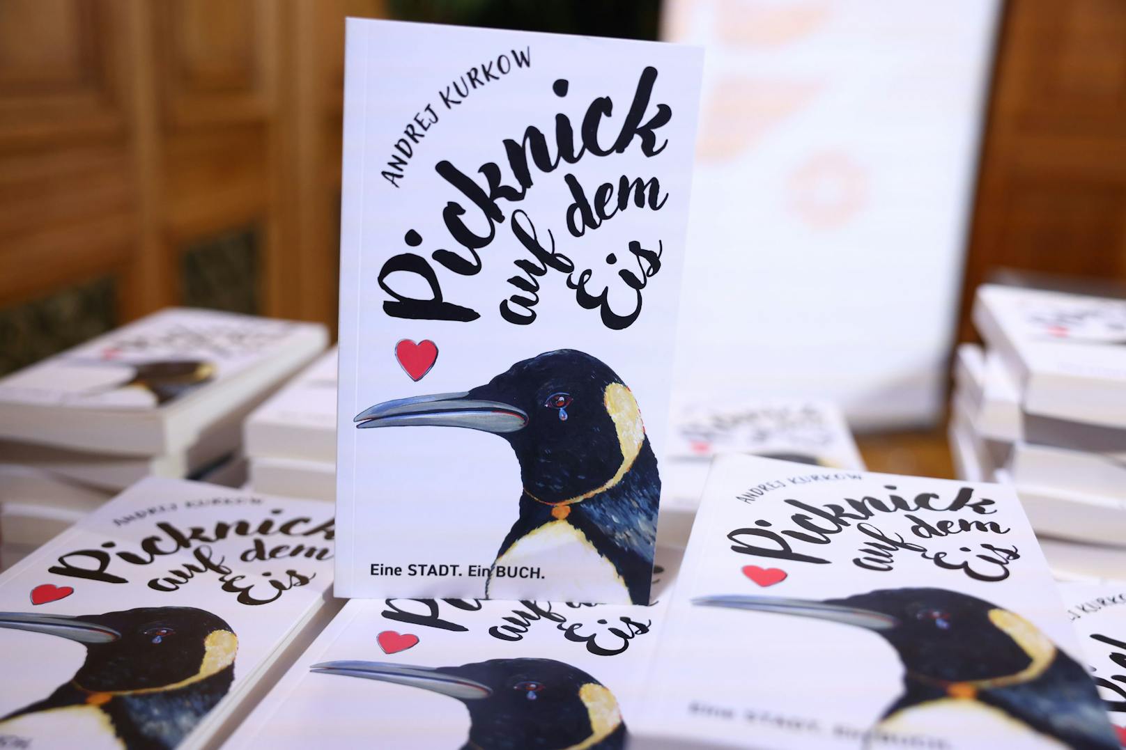 Der diesjährige gratis Roman heißt "Picknick mit Pinguin".