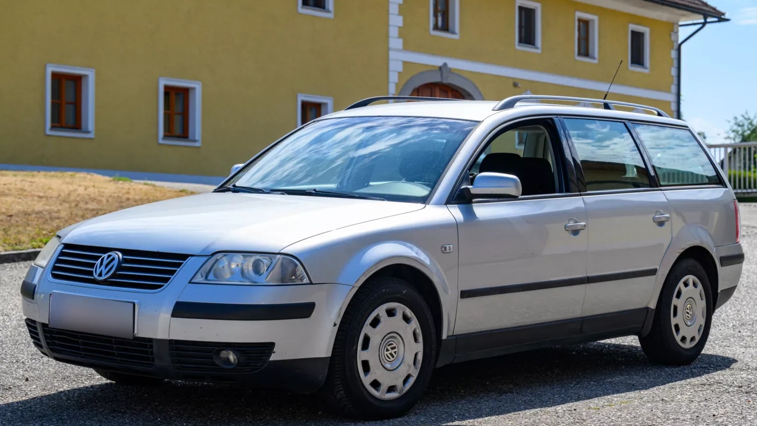 Als Tatfahrzeug wird jetzt ein VW Passat vermutet. (Symbolbild)