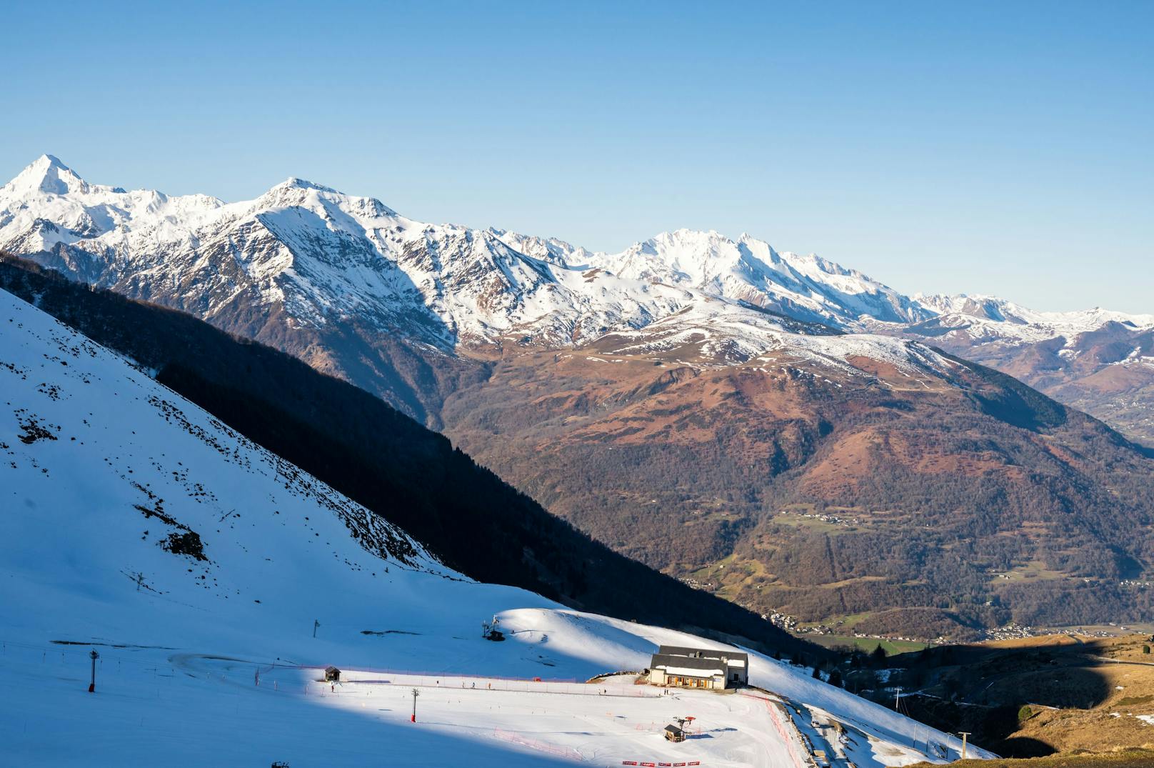 4. Hautacam - Argelès-Gazost (Frankreich): 48 Euro durchschnittlicher Tagespreis pro Person für Unterkunft/Skipass, 26 Pistenkilometer