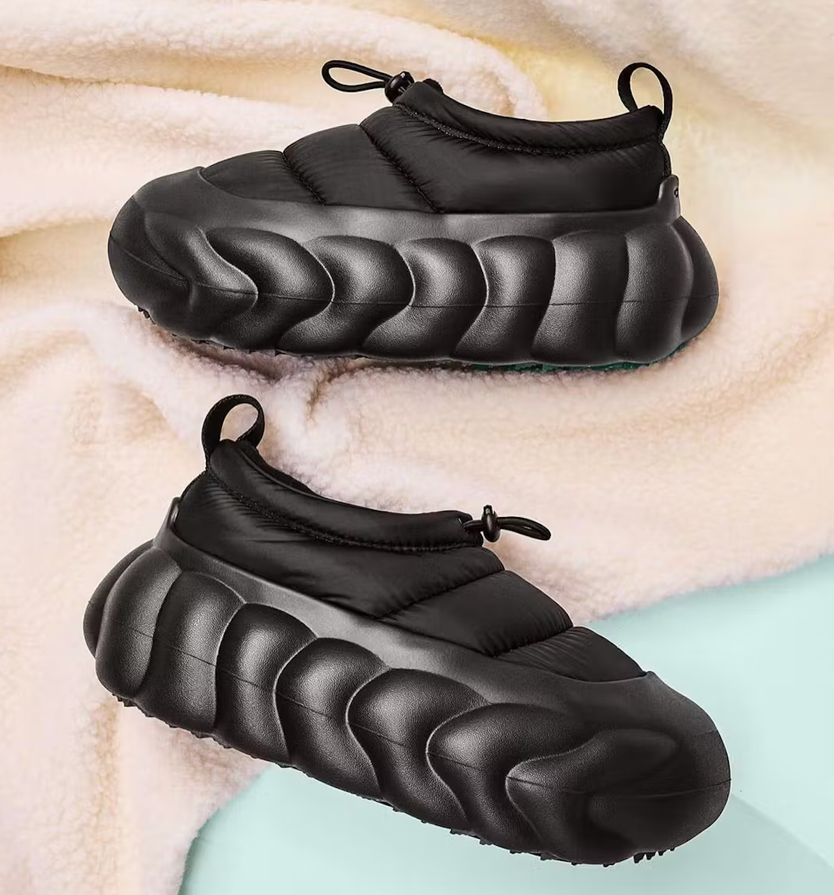 Die neuen Crocs sehen so aus, als könnte man damit über den Pol wandern.