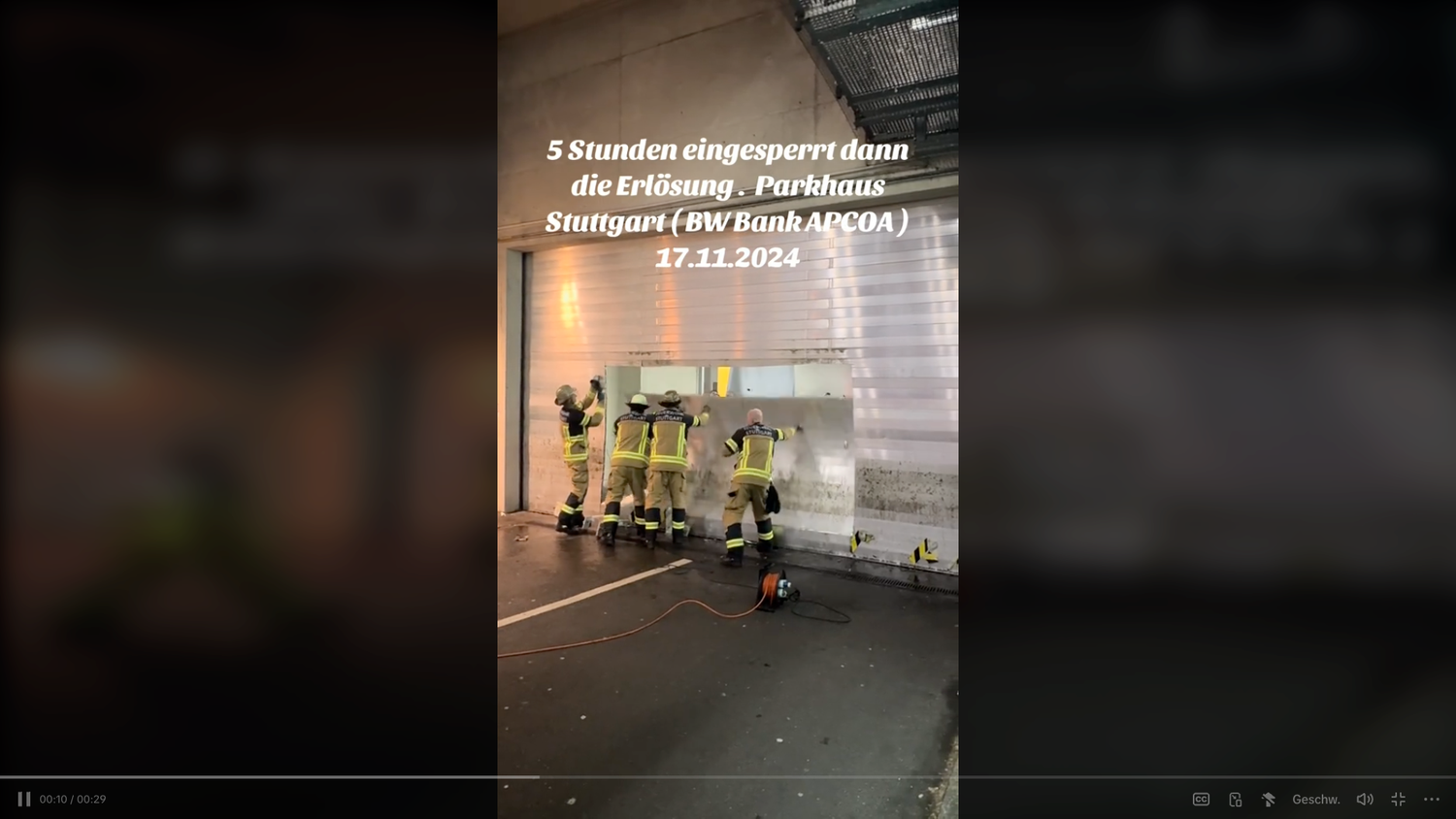 Die Feuerwehr musste das Brandschutztor aufflexen