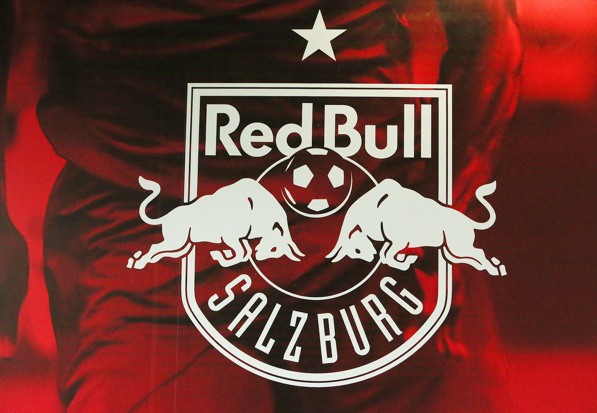 Bei Red Bull Salzburg durfte während der Länderspielpause ein 14-jähriger Tormann bei den Profis mittrainieren.