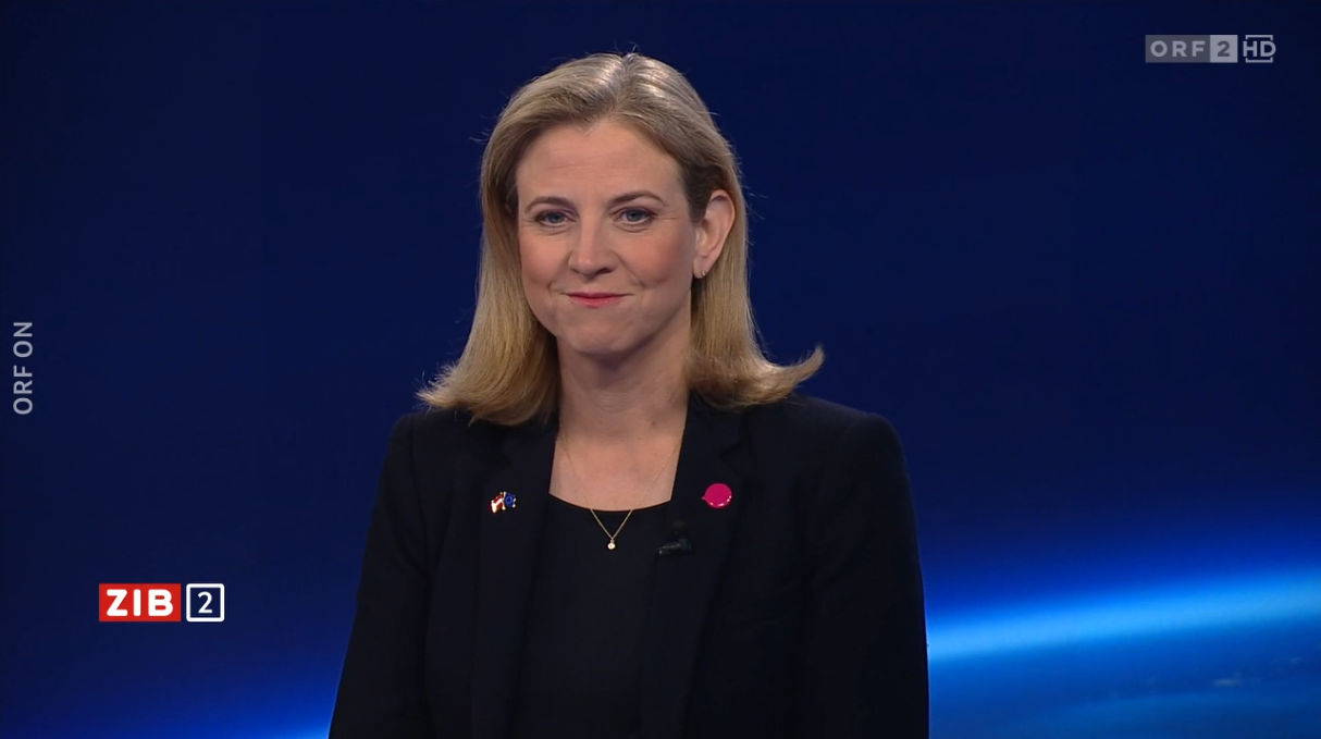 NEOS-Chefin Beate Meinl-Reisinger am späten Mittwochabend in der ORF-