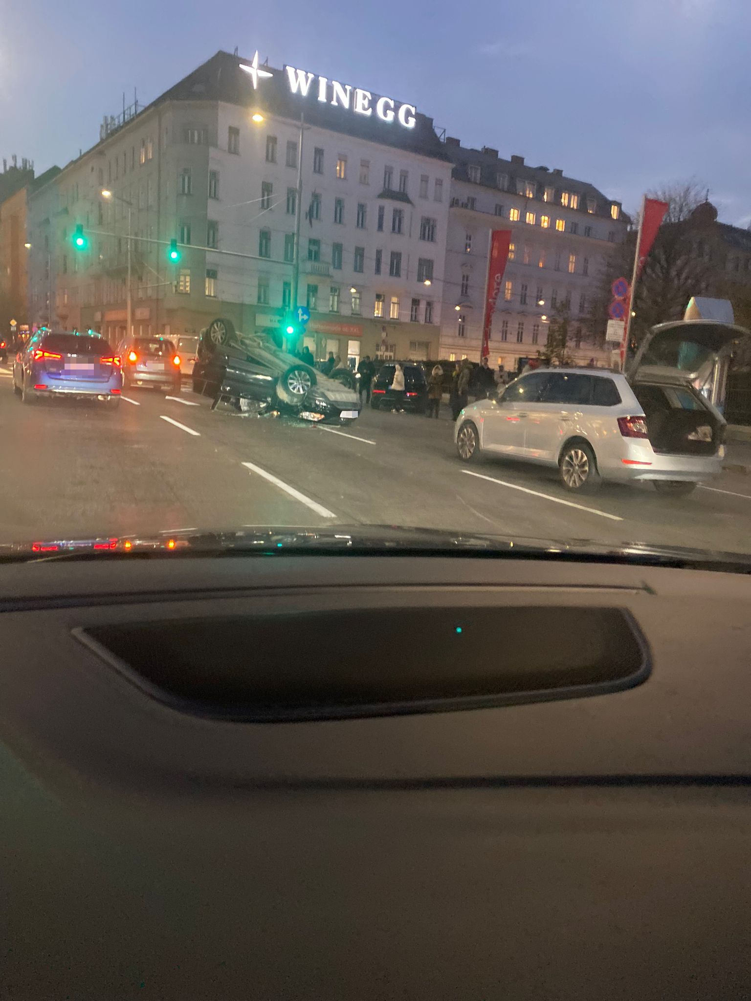 Glücklicherweise wurde bei dem schrecklichen Unfall nur eine Person leicht verletzt.