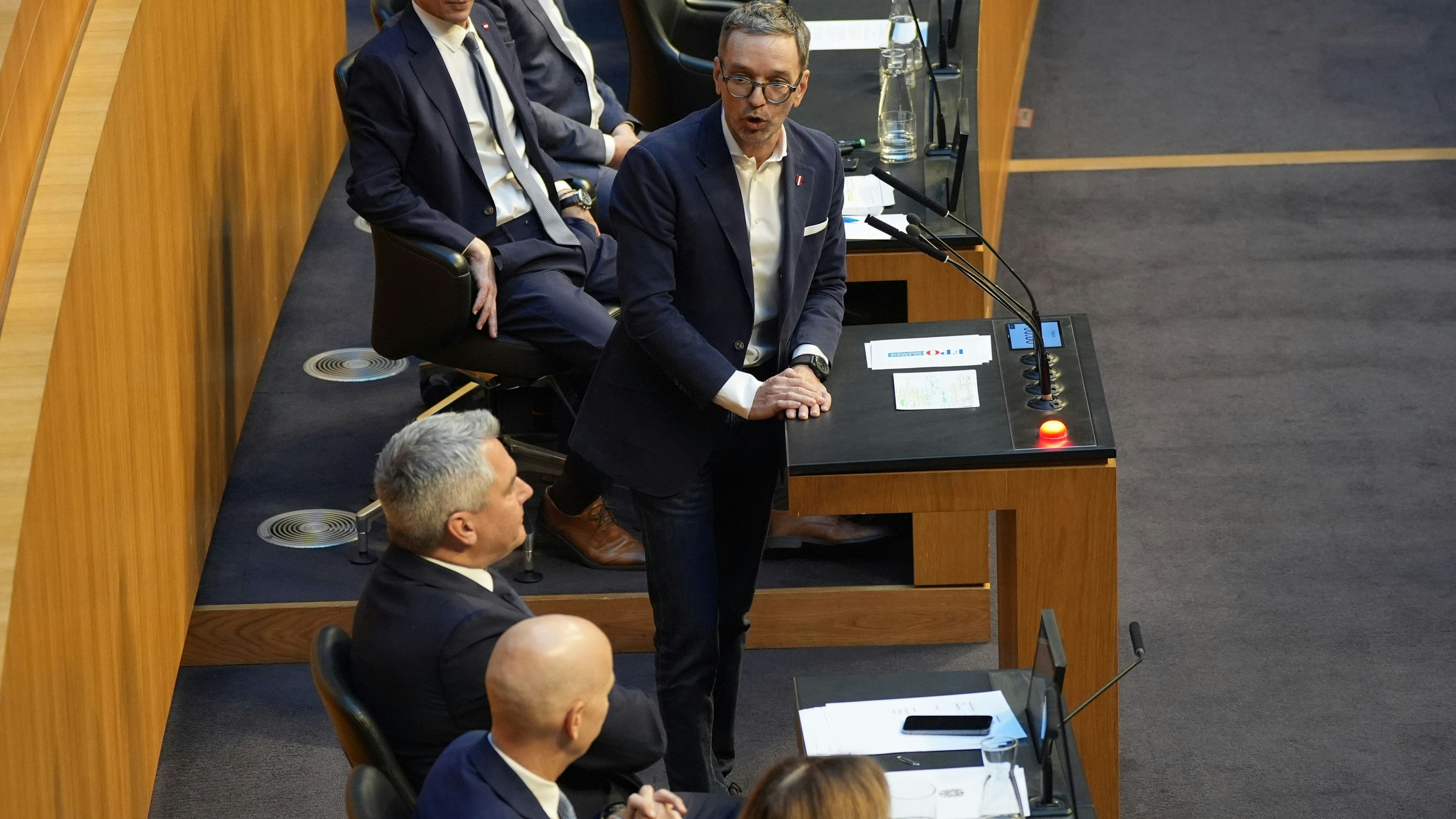 FPÖ-Chef Herbert Kickl schoss in seiner Rede gegen de ÖVP und Bundeskanzler Karl Nehammer.