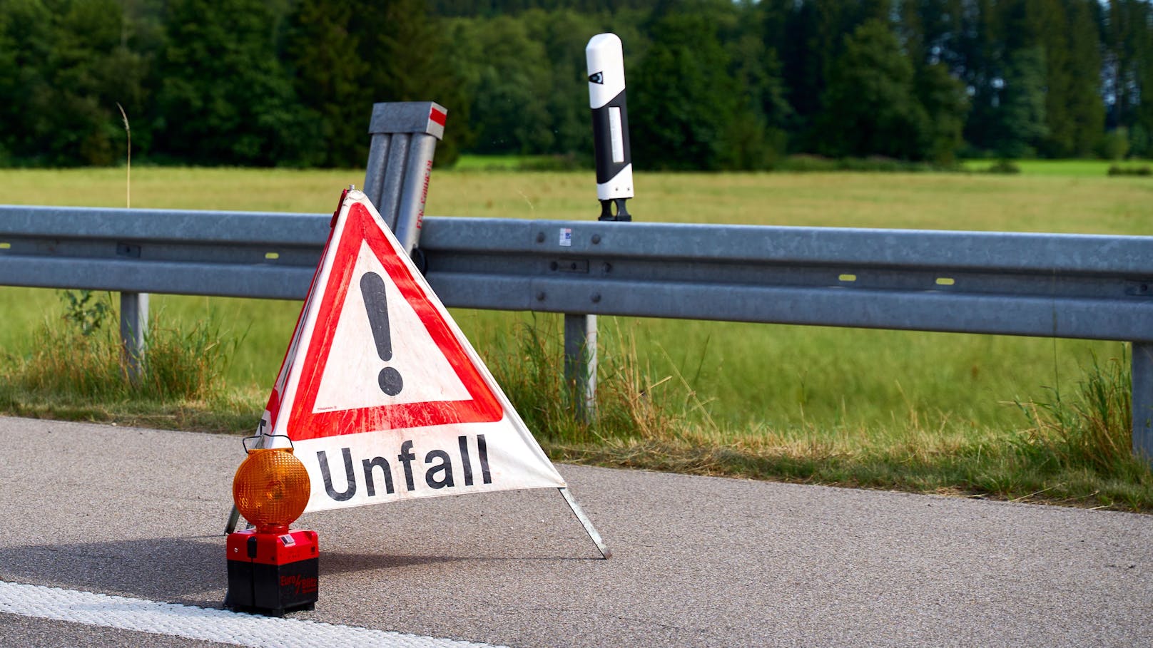 Schwerer Crash in der Südoststeiermark – drei Verletzte