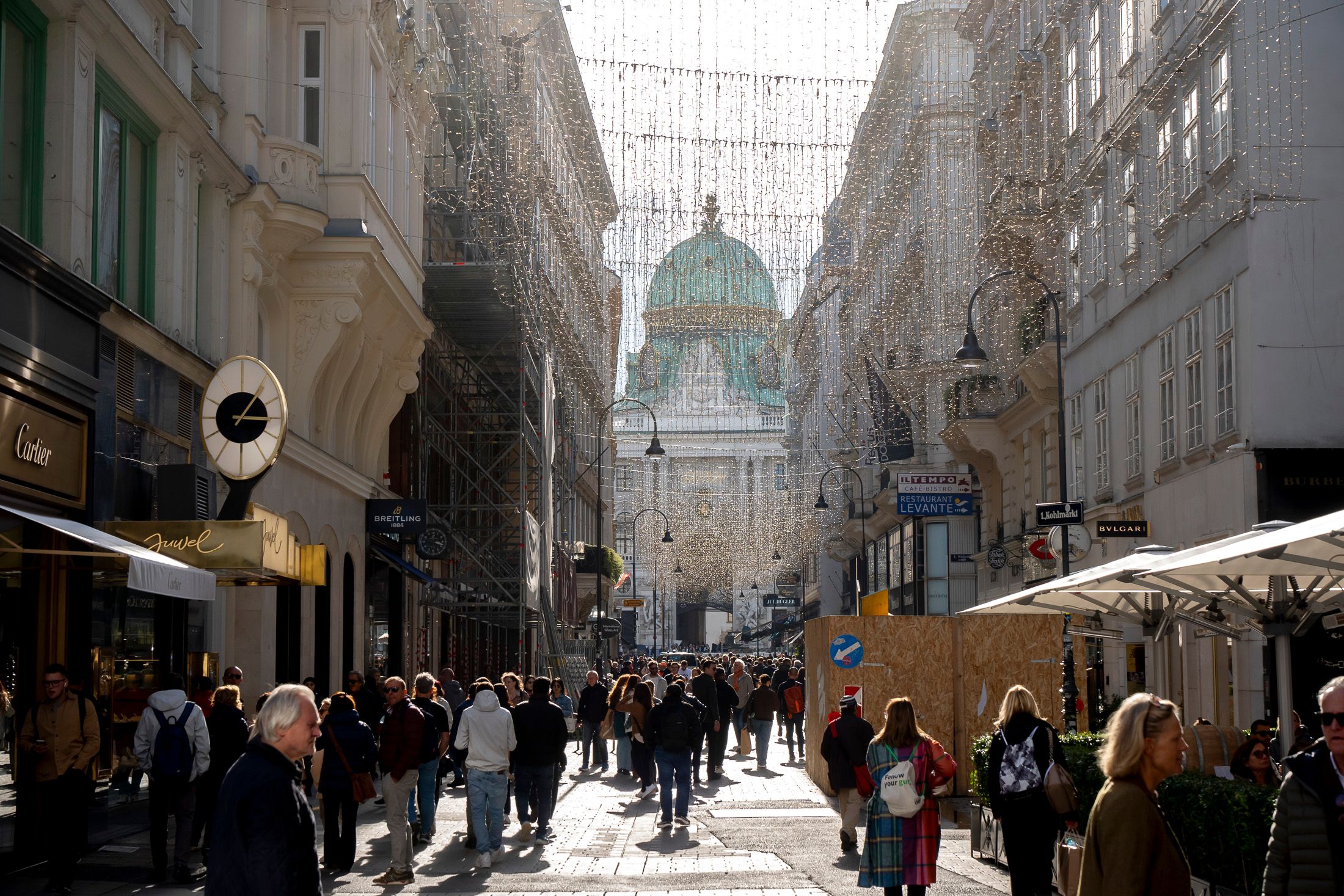 Mit 523 Euro pro Quadratmeter pro Jahr ist der Kohlmarkt die zentteuerste Shoppingstraße weltweit. (ARCHIVFOTO)
