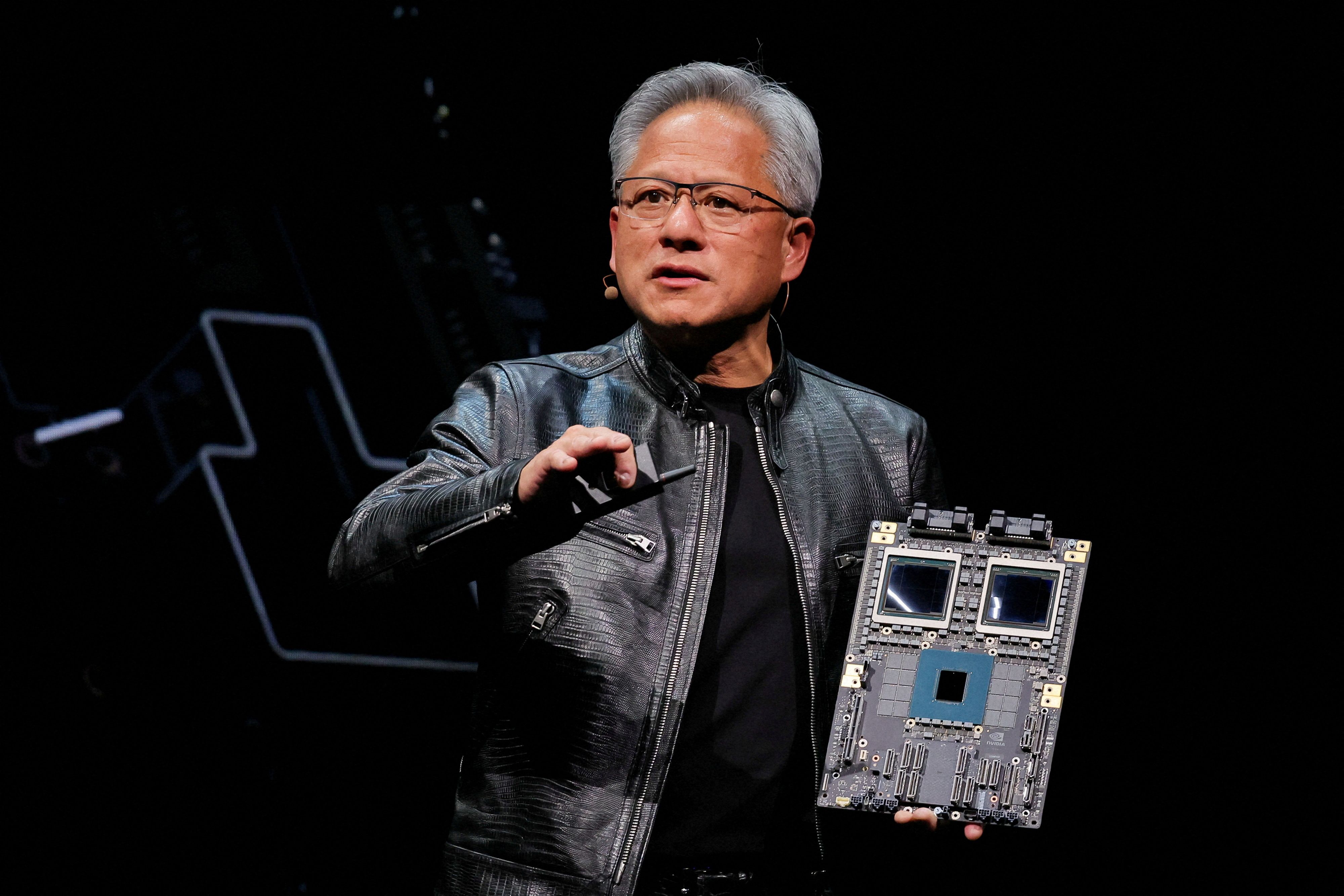 Sieht die Computer-Welt erst am Anfang des Umbruchs zu Künstlicher Intelligenz: Nvidia-Gründer und -CEO Jensen Huang. (Archivbild)
