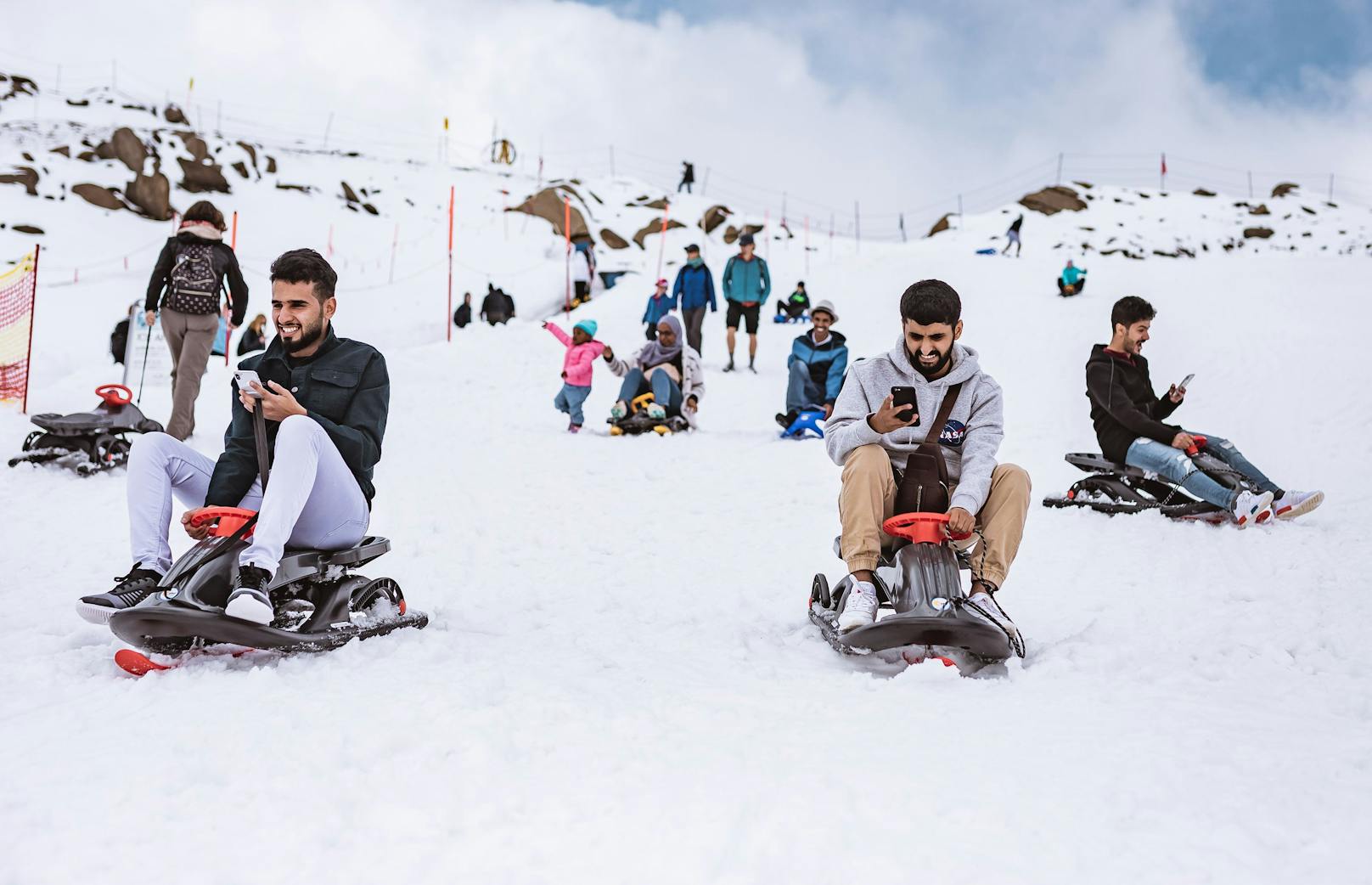 Die arabischen Gäste sehen hier teilweise zum ersten Mal Schnee. 