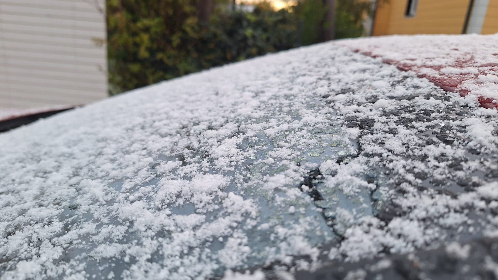 Auch in Linz schneite es, wie diese Aufnahmen zeigen.