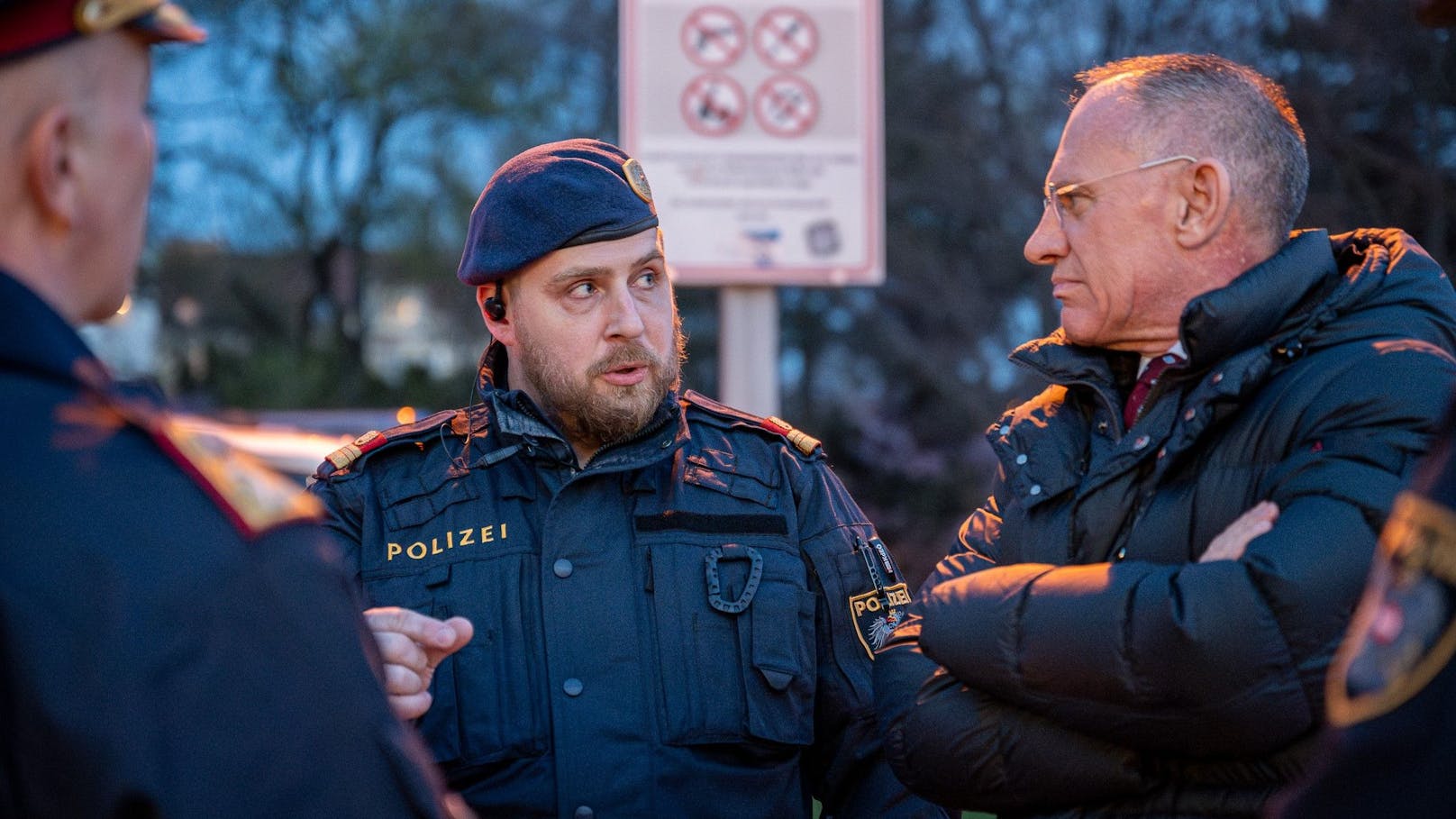 Innenminister Gerhard Karner: "Die Polizei ist in Österreich Garant für ein friedliches Zusammenleben und den Rechtsstaat."