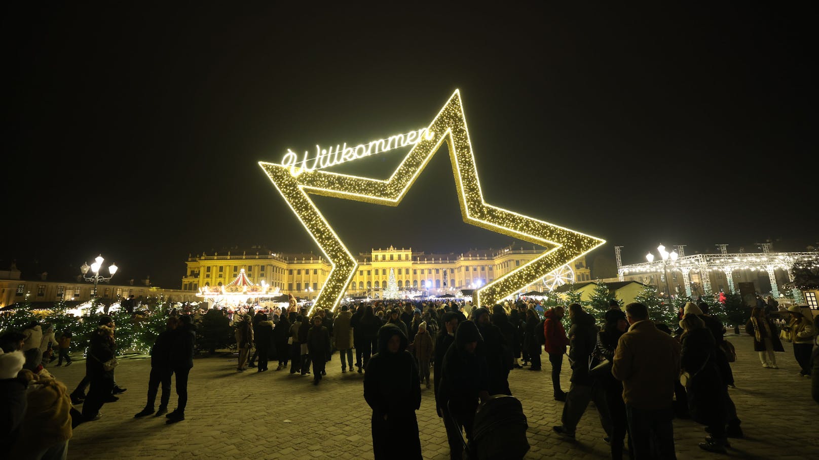 So viel geben die Wiener am Christkindlmarkt aus