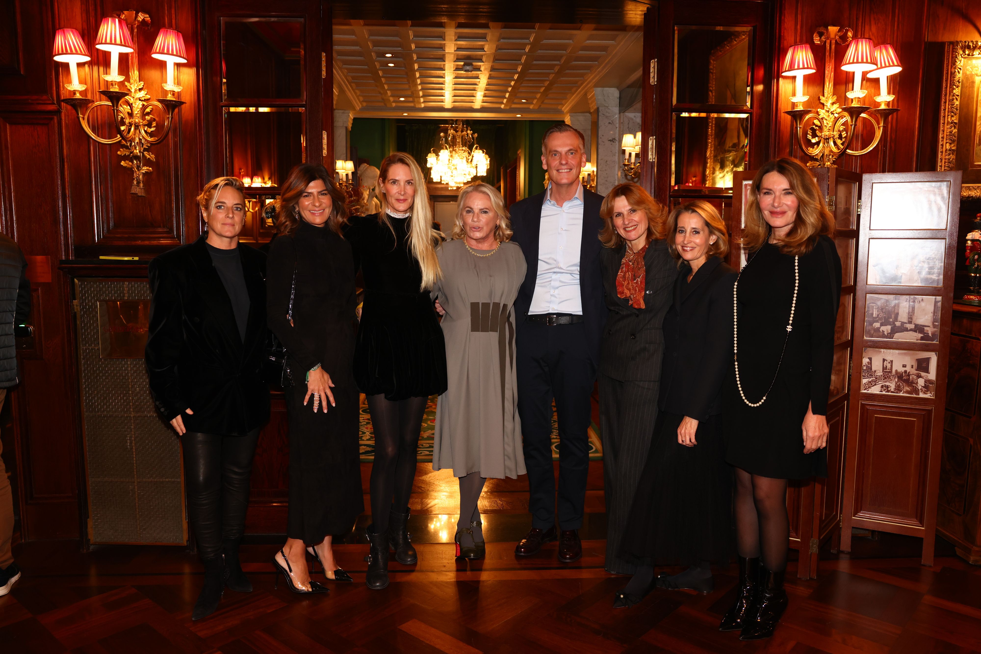 Dermatologe Timm Golüke mit Sacher-Chefin Alexandra Winkler und 