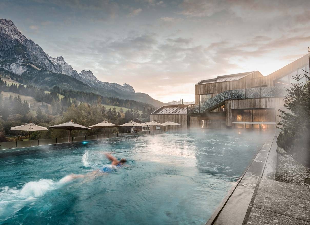 Ob Instagram-Stories, TikTok-Trends oder Facebook-Gewinnspiele – die Hotels investieren viel Zeit und Kreativität in ihre Social-Media-Inhalte