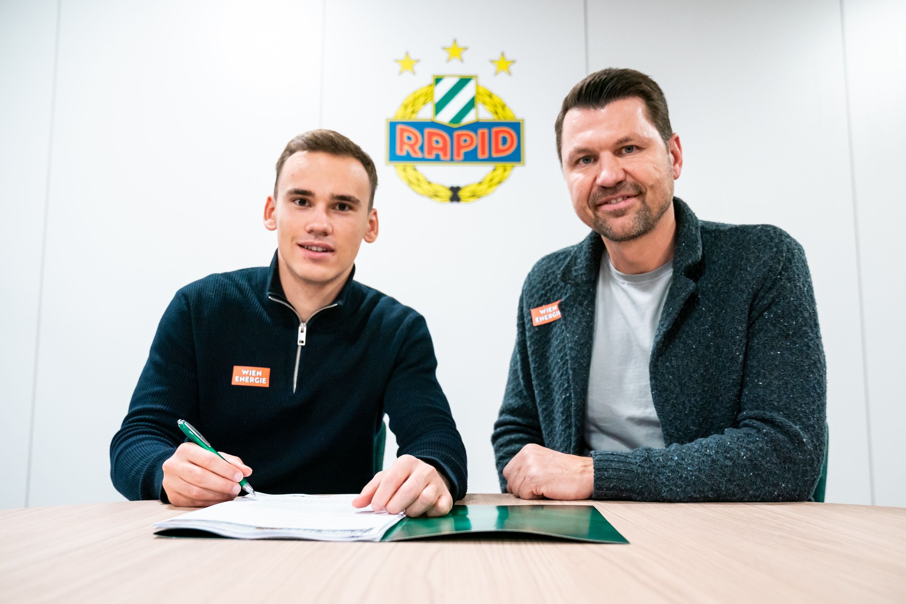 Niklaus Weinwurm verlängert vorzeitig bei Rapid Wien. 