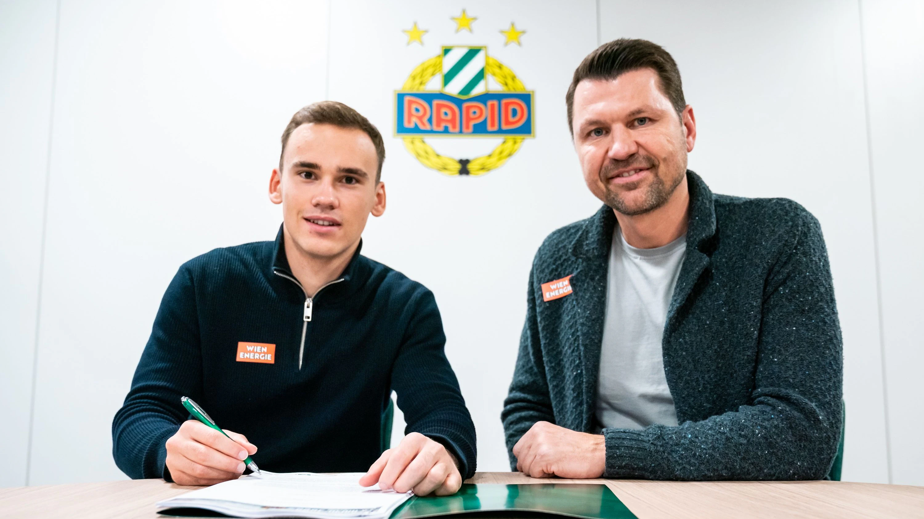Niklaus Weinwurm verlängert vorzeitig bei Rapid Wien. 