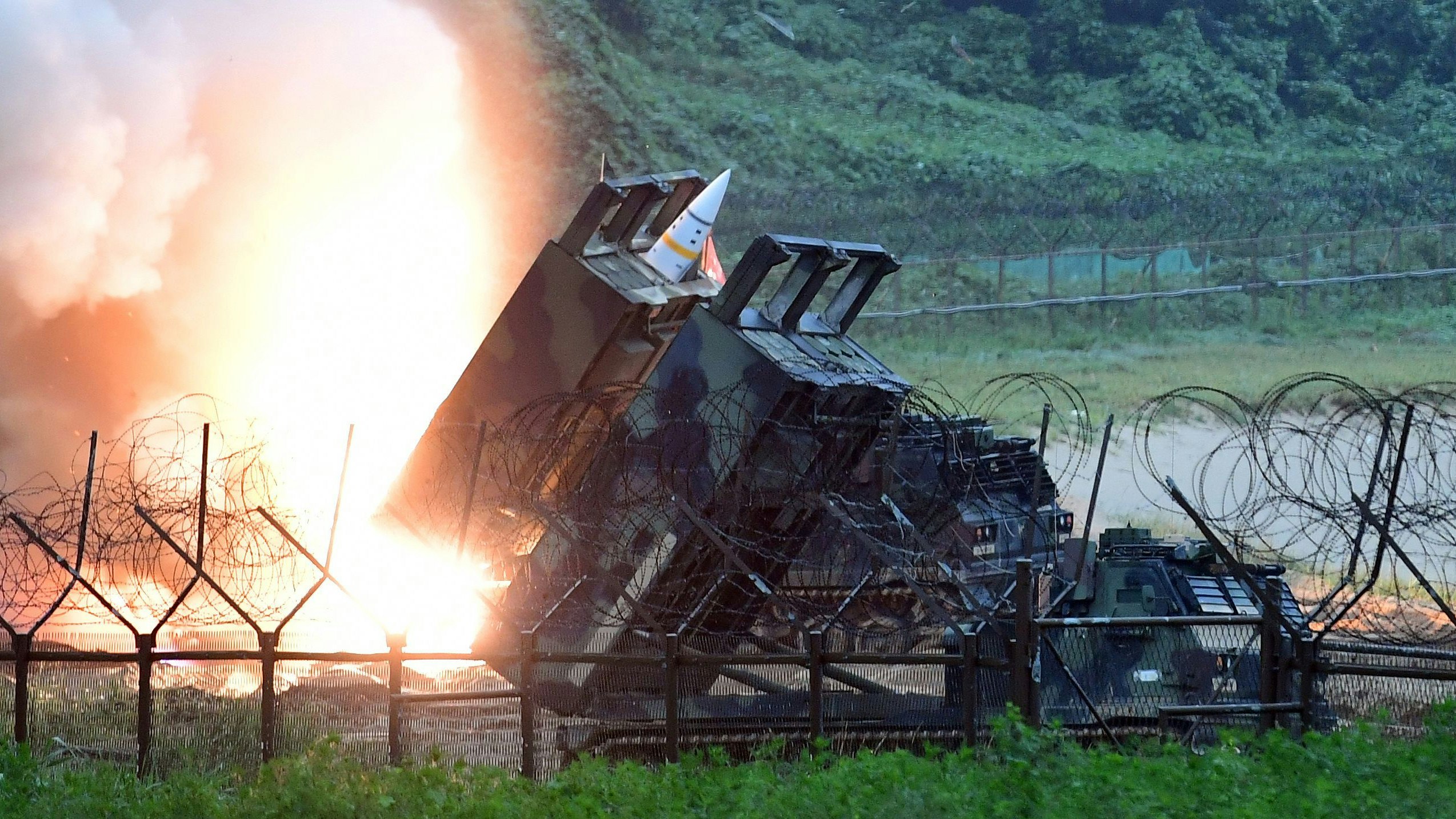 Amerikanische ATACMS-Raketen, hier bei einem Manöver in Südkorea. Seit kurzem darf die Ukraine die Raketen einsetzen, um russische Ziele im Hinterland zu treffen