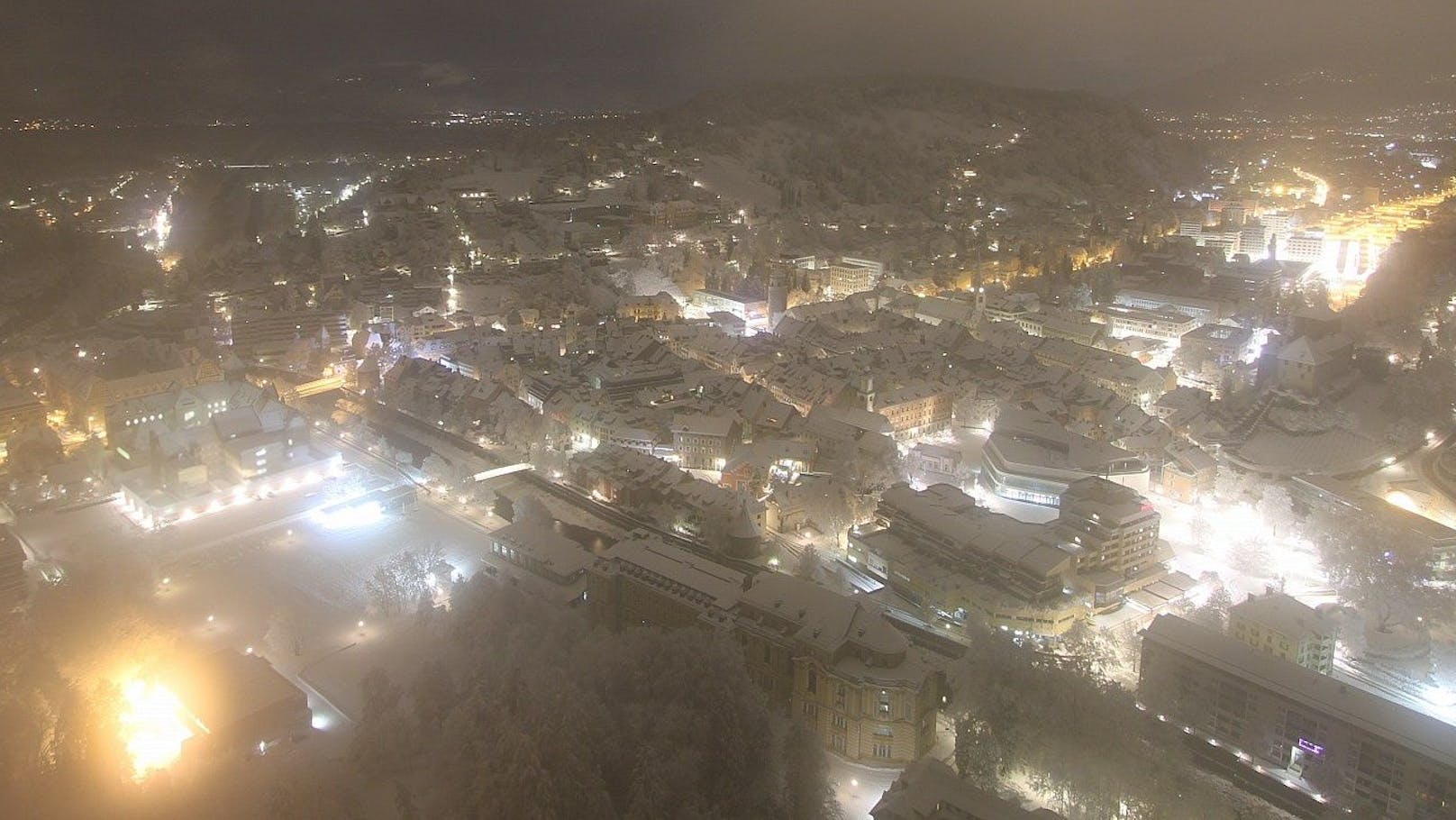 Vorarlberg versinkt im Schnee – Chaos auf den Straßen