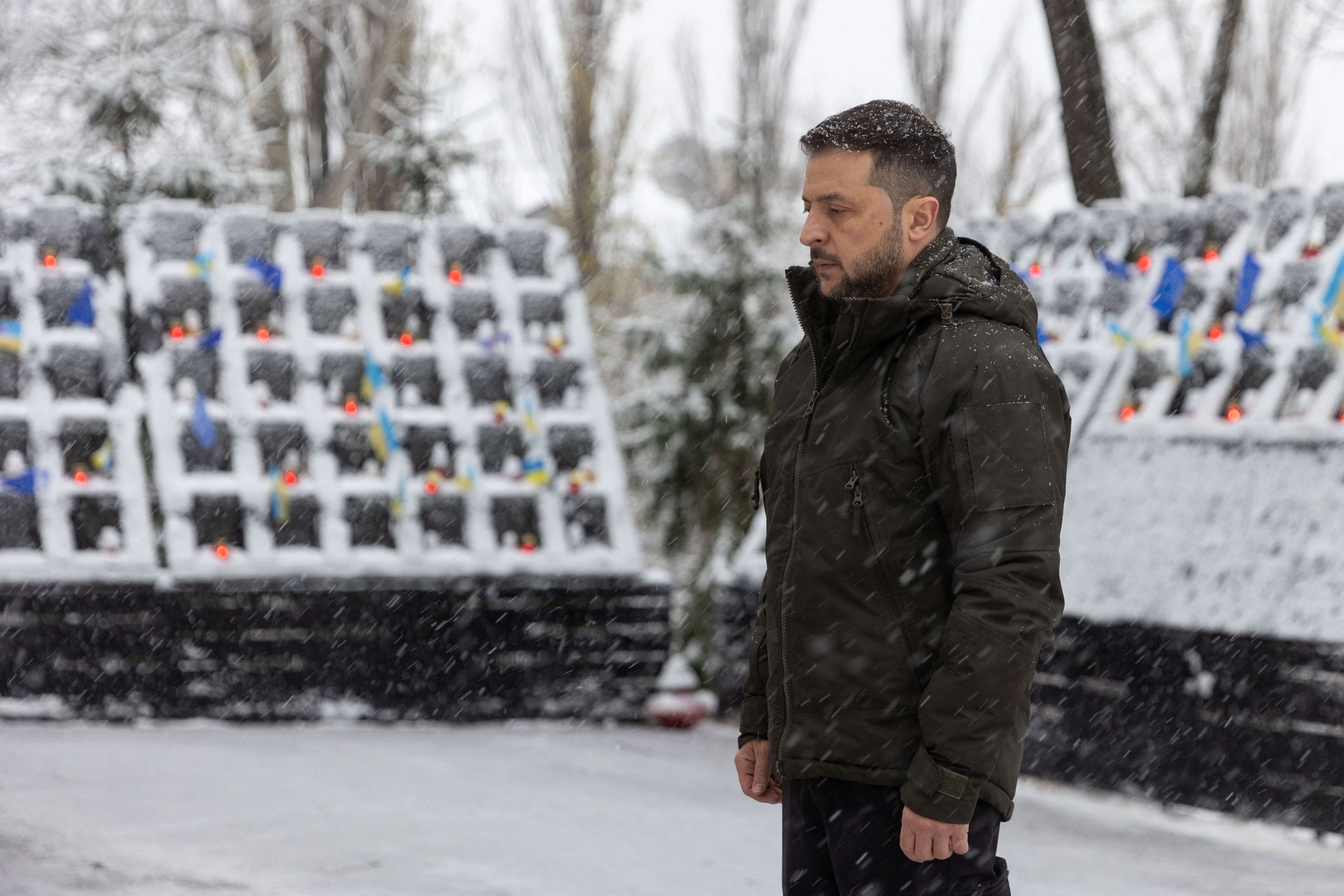 Ukraine-Präsident Wolodymyr Selenskyj  am Denkmal "Die Himmlische Hundertschaft“ für die Toten der Maidan-Proteste zwischen 2013 und 2014