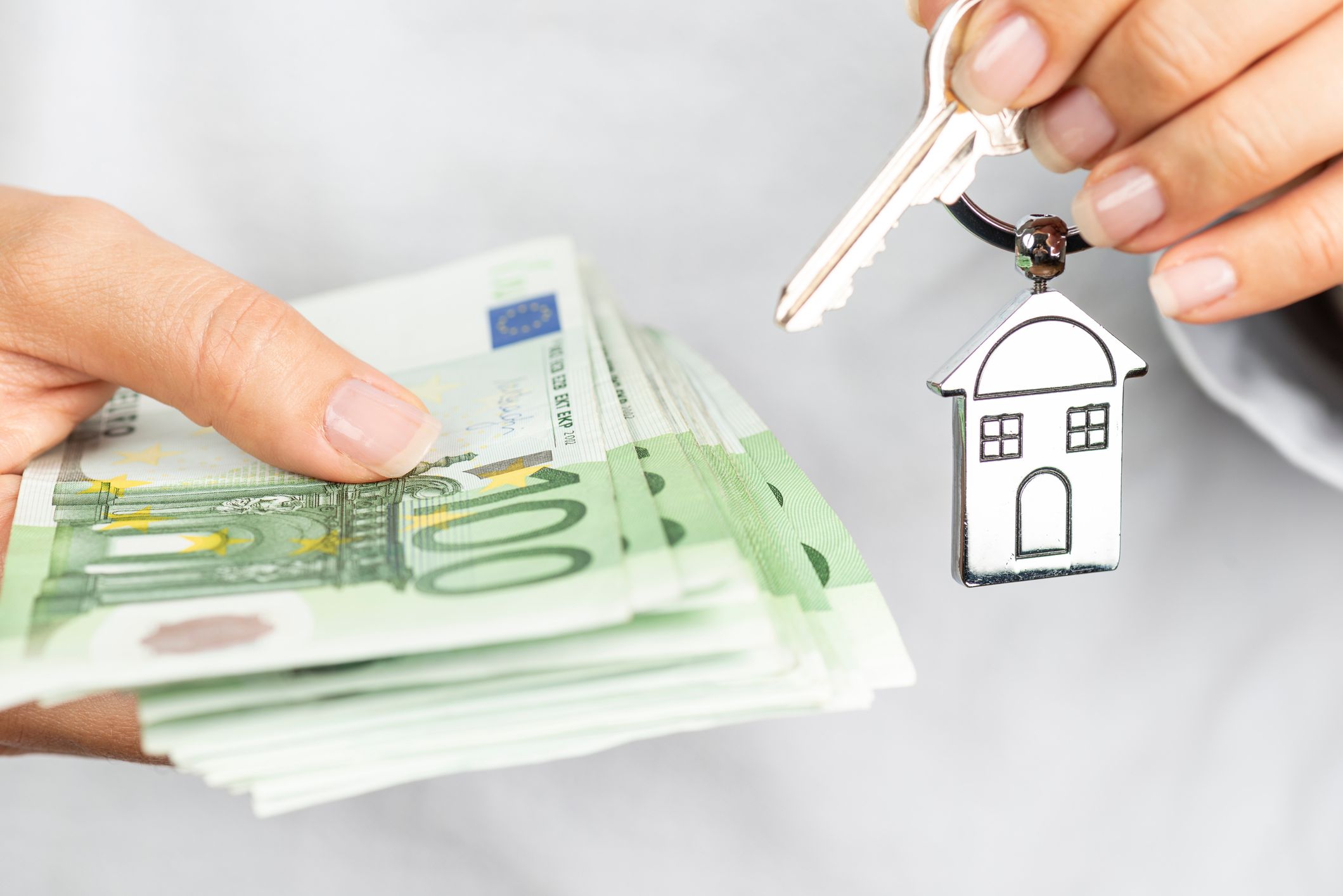 29, gut verdienend, bald Vermieter – ein junger Wiener spart hart, um die finanzielle Freiheit zu erreichen.