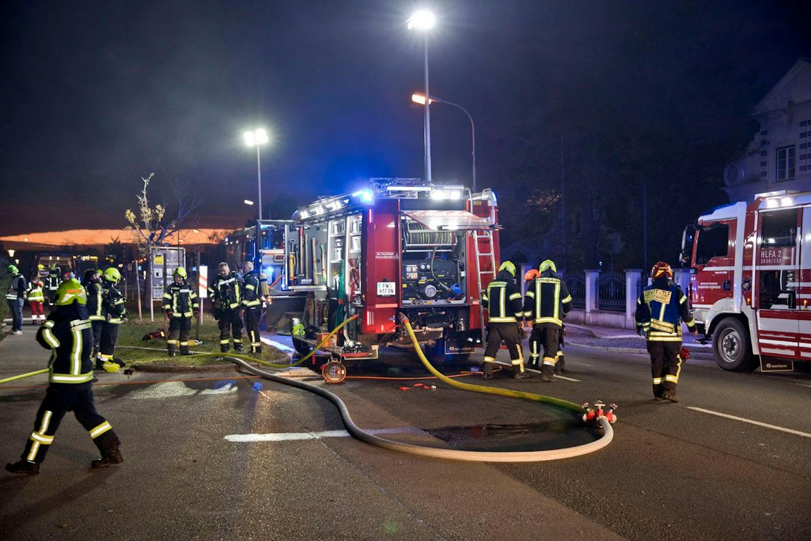 Wohnhausbrand in Oberwaltersdorf forderte die Einsatzkräfte