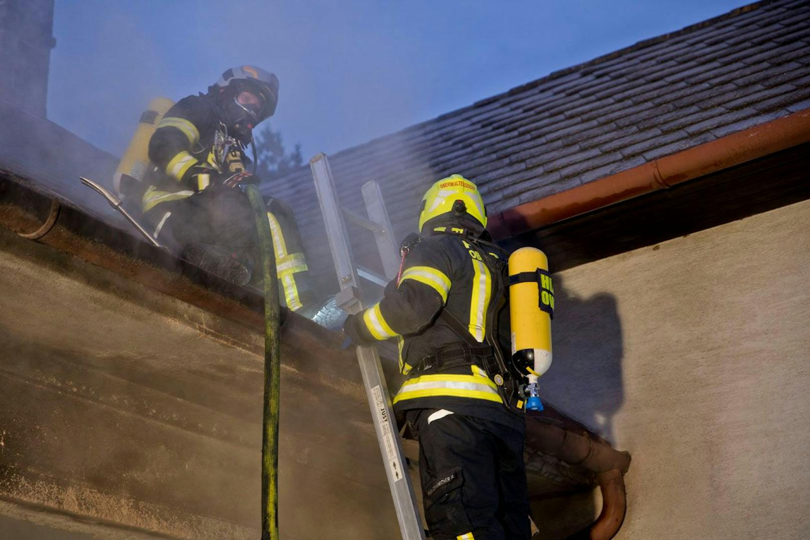 Wohnhausbrand in Oberwaltersdorf forderte die Einsatzkräfte