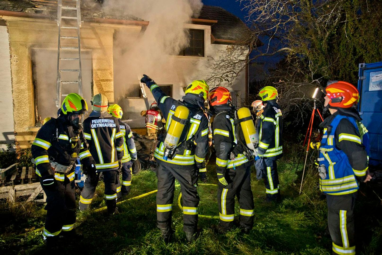 Wohnhausbrand in Oberwaltersdorf forderte die Einsatzkräfte