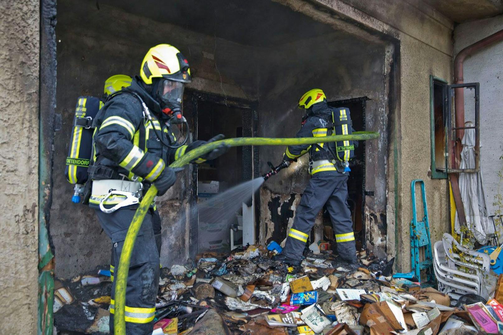 Wohnhausbrand in Oberwaltersdorf forderte die Einsatzkräfte