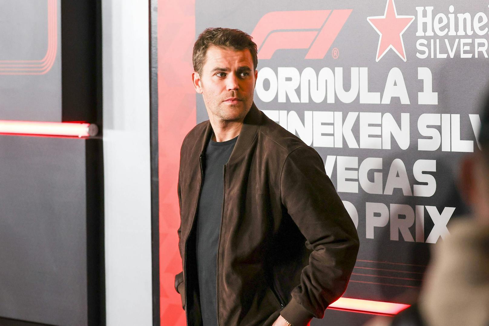 Kennt man ebenfalls durch Serien wie "Vampire Diaries": Paul Wesley beim "F1 Grand Prix of Las Vegas".