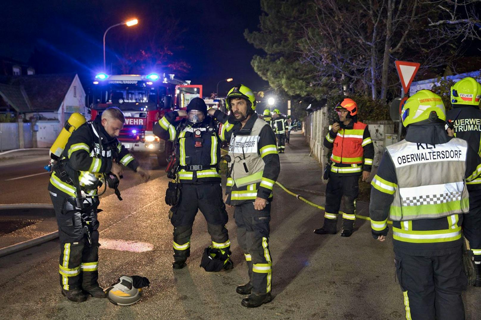 Wohnhausbrand in Oberwaltersdorf forderte die Einsatzkräfte