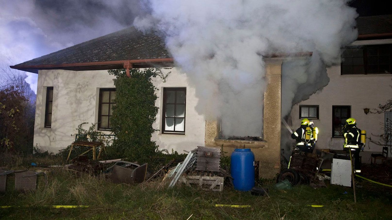 Wohnhausbrand in Oberwaltersdorf forderte die Einsatzkräfte