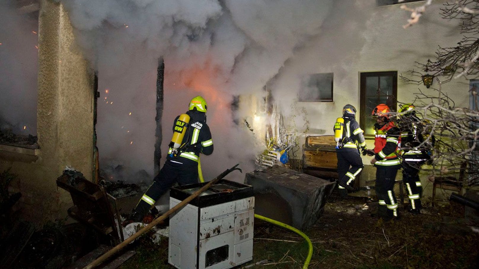 Wohnhausbrand in Oberwaltersdorf forderte die Einsatzkräfte