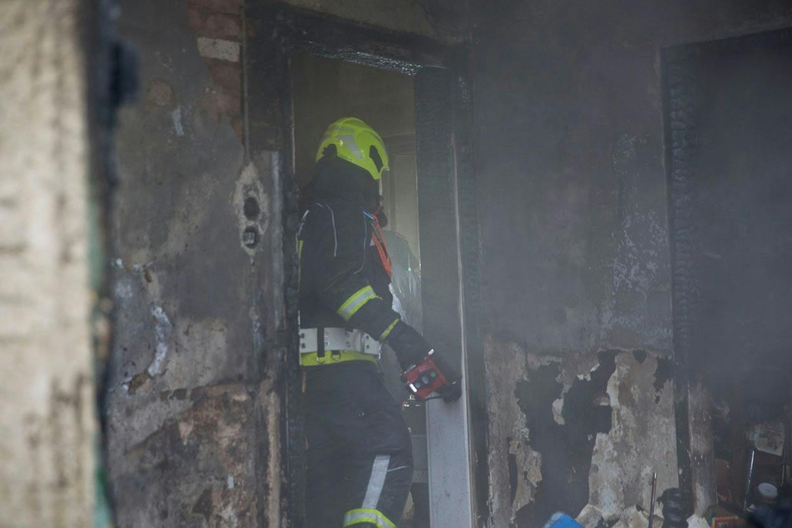 Wohnhausbrand in Oberwaltersdorf forderte die Einsatzkräfte