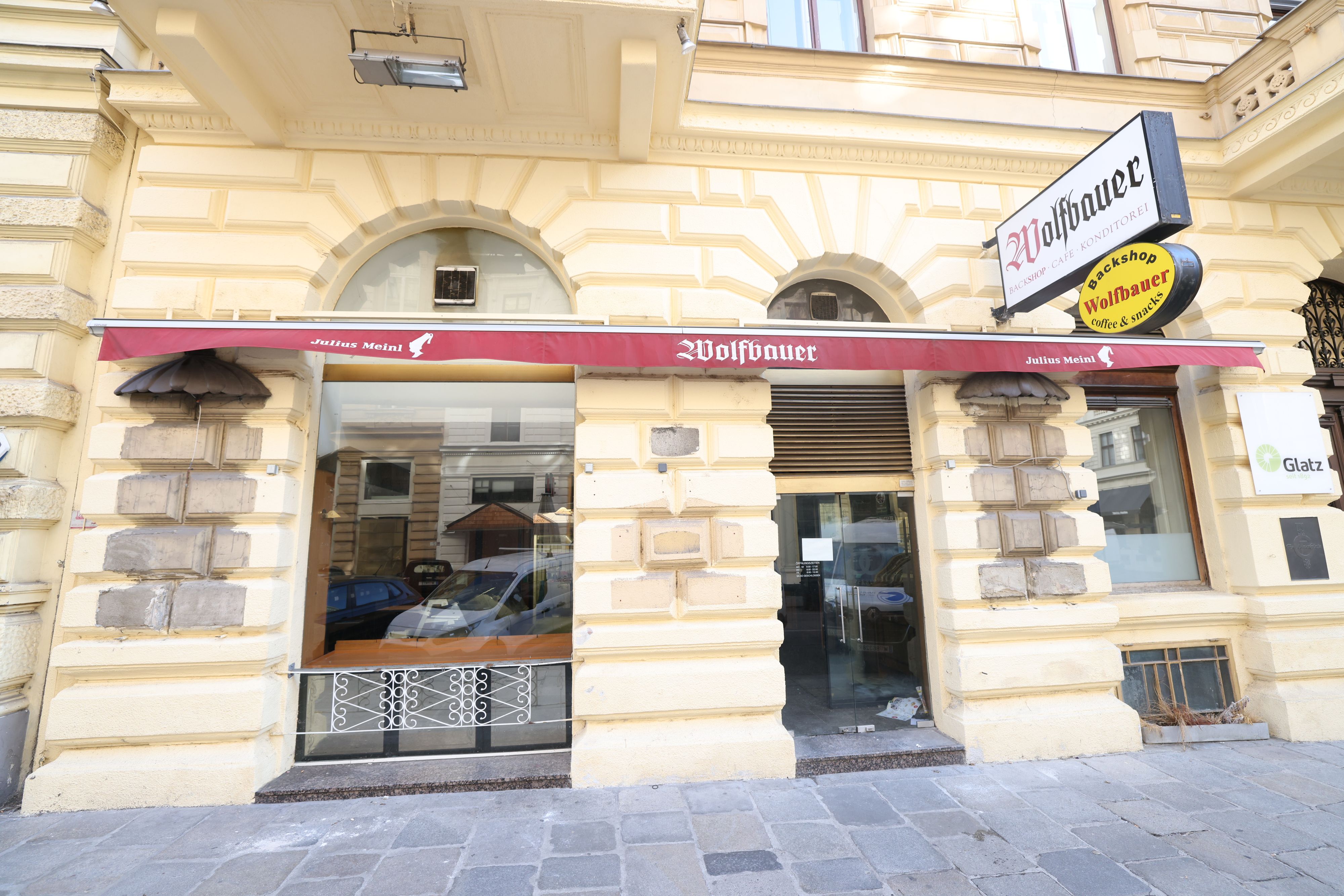 Das einst beliebte Kaffeehaus: Das Café Wolfbauer in der Wiener Innenstadt steht nach Insolvenz und Zwangsräumung leer.