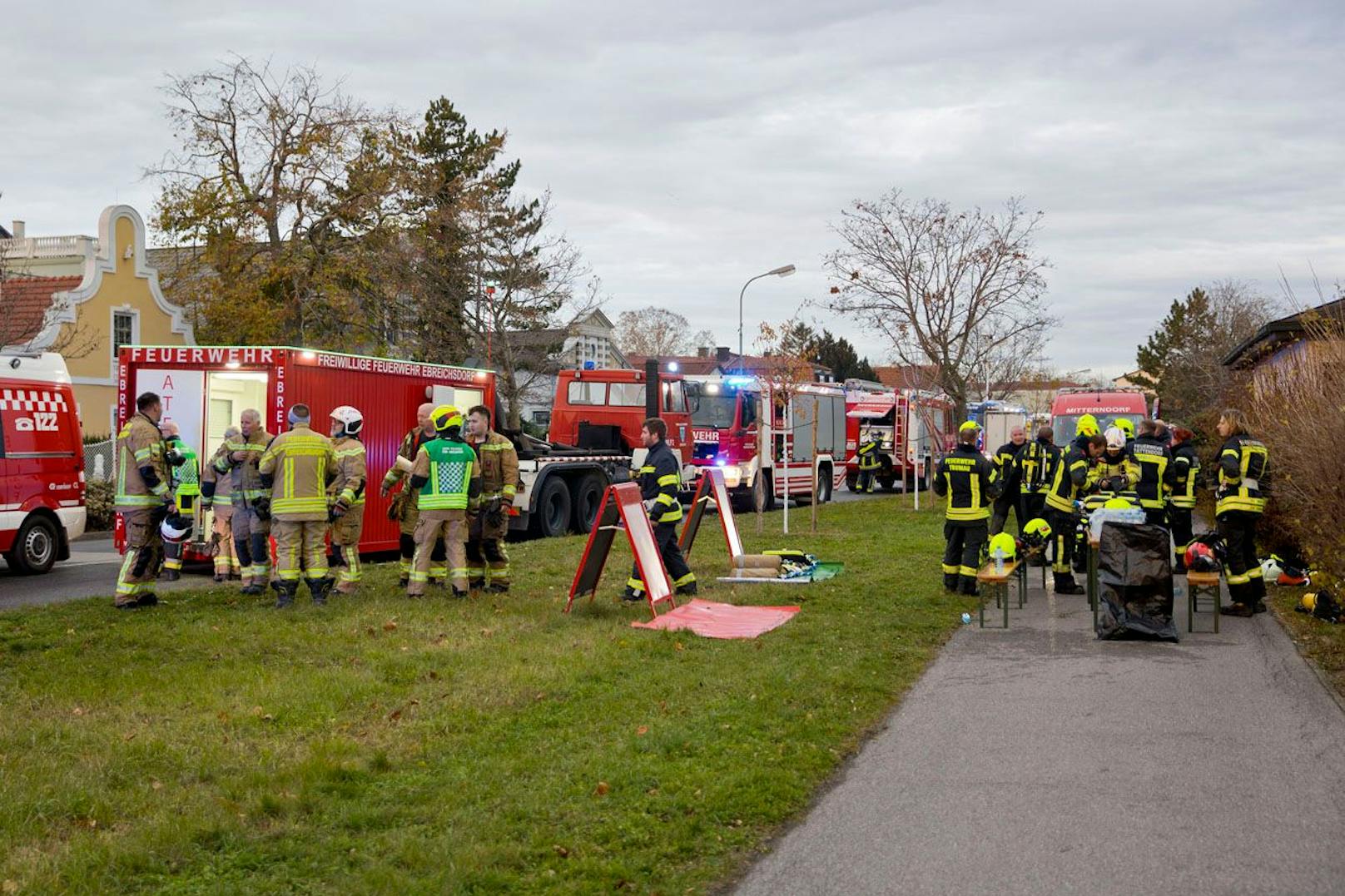 Wohnhausbrand in Oberwaltersdorf forderte die Einsatzkräfte