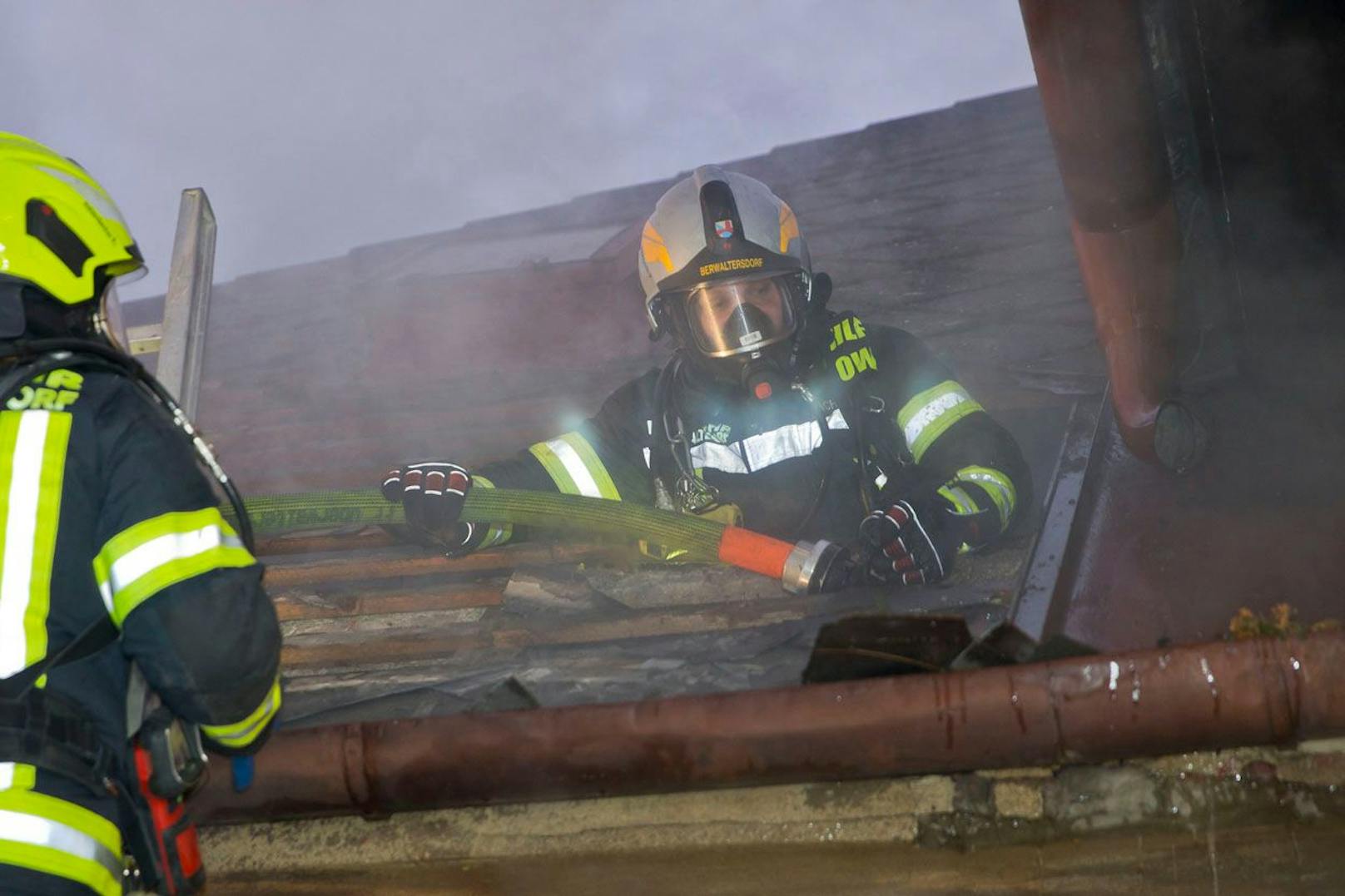 Wohnhausbrand in Oberwaltersdorf forderte die Einsatzkräfte