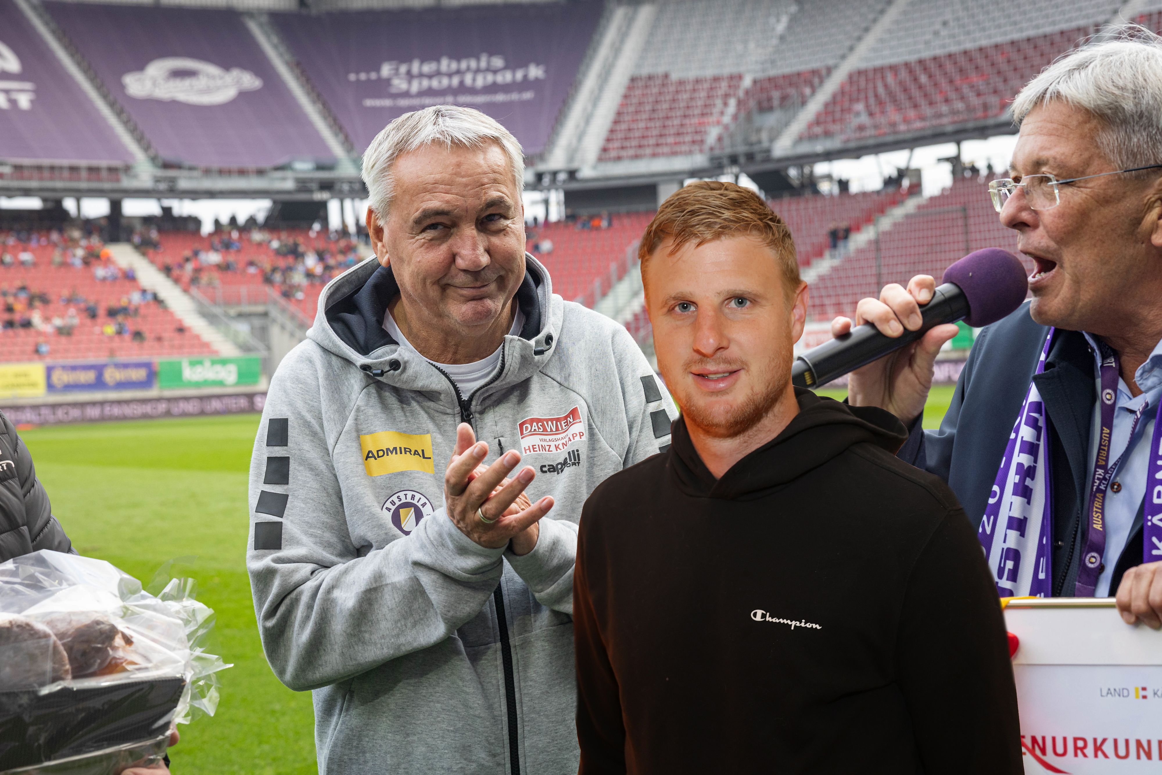 Peter Pacult freut sich über die prominente Verstärkung.