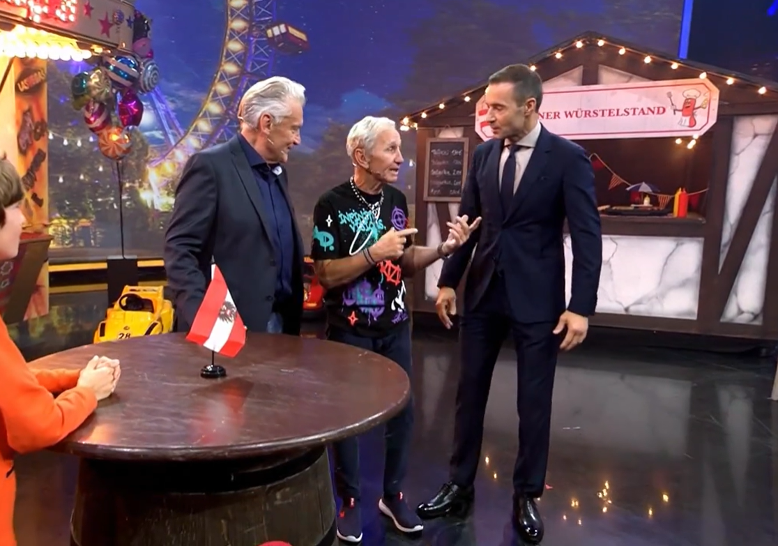 Klaus Eberhartinger las die Texte vor.