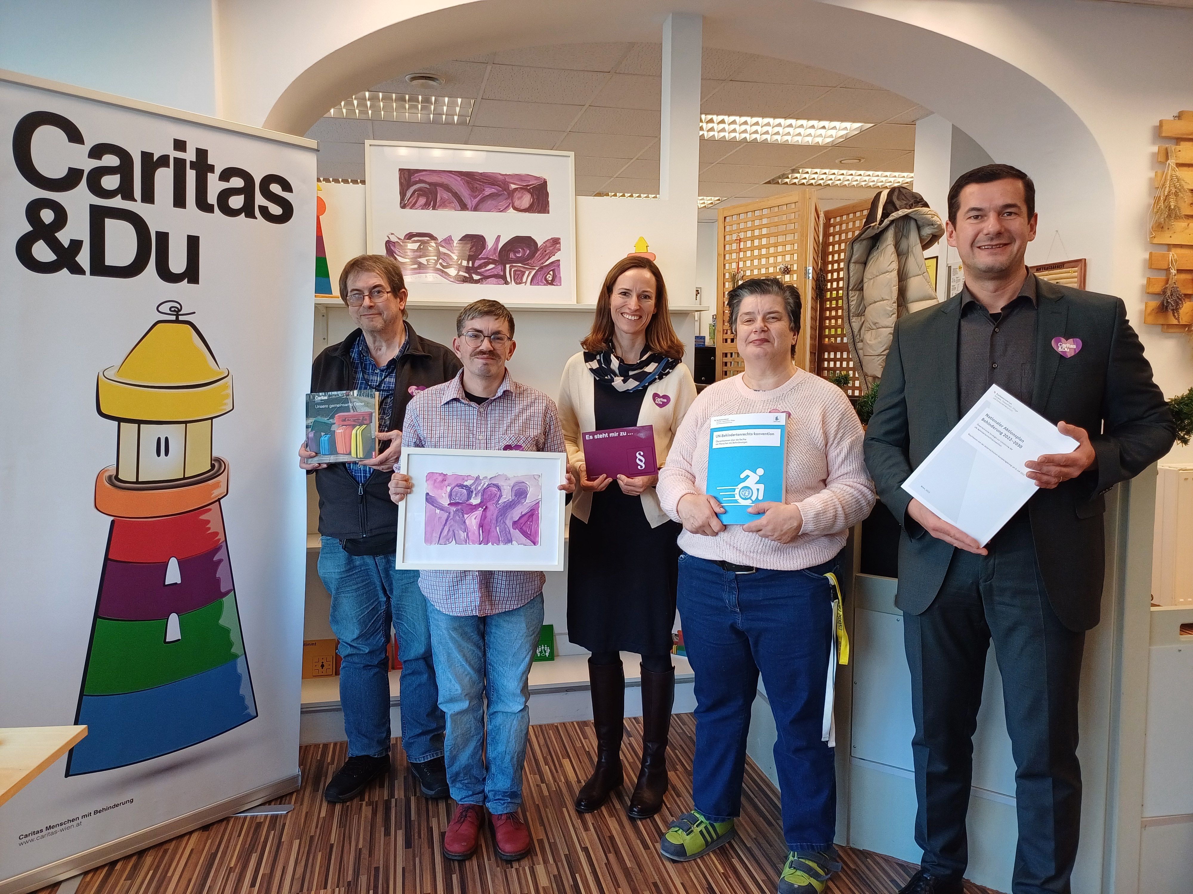 Beim Pressefrühstück in Laa machten Johannes Wickenhauser, Jürgen Dienstbier, Sabine Benczur-Juris, Anni Petrides und Thomas Krottendorfer (v.l.) auf die Rechte von Menschen mit Behinderung aufmerksam.
