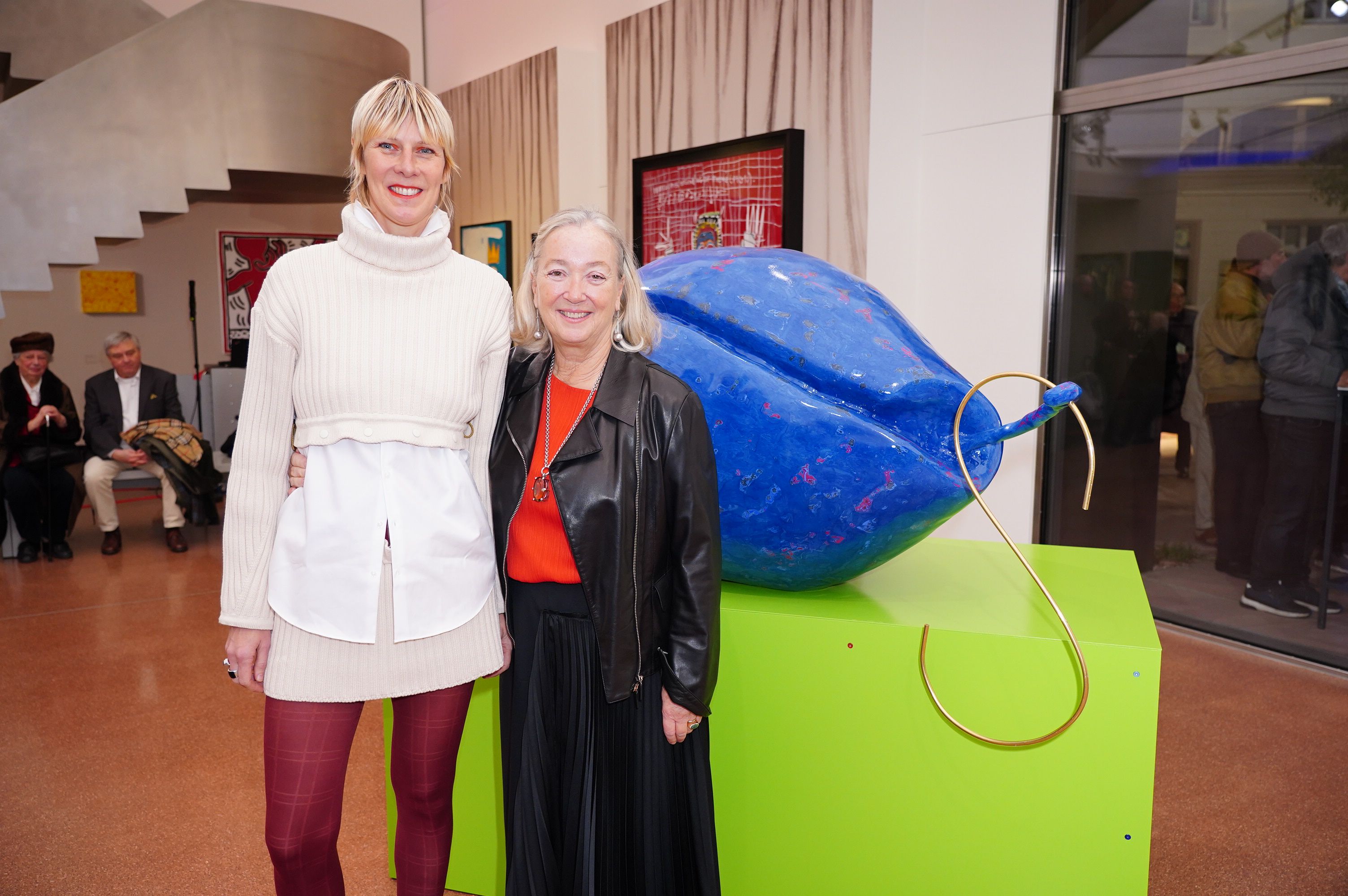 Künstlerin Maruša Sagadin mit Museumsdirektorin Agnes Husslein-Arco