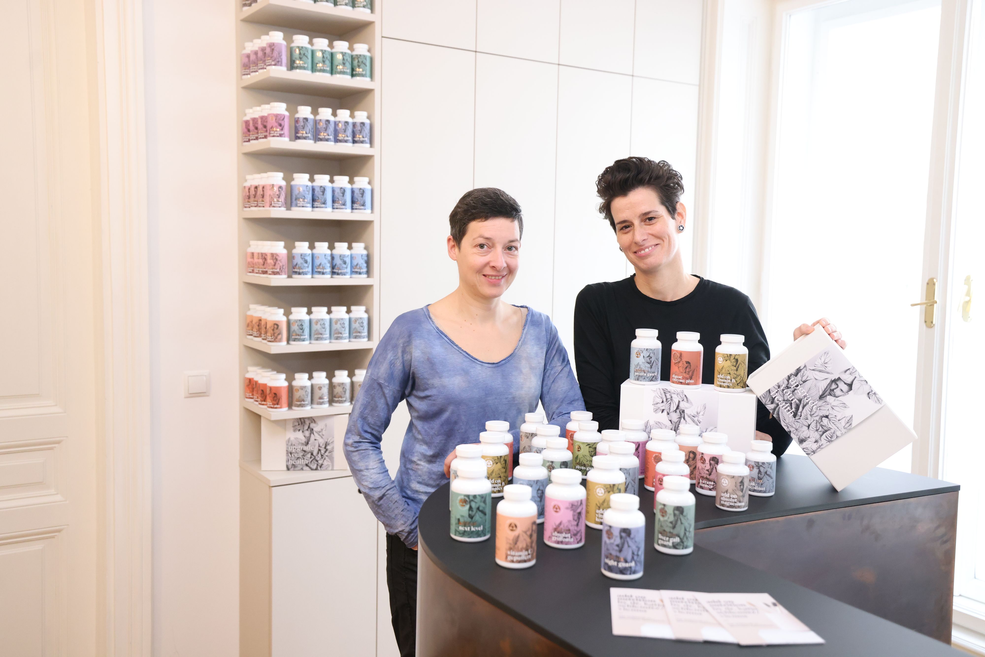 Dr. Katja Schlemitz und Katalin Schlemitz wollen mit ihren Nahrungsergänzungsmitteln eine 