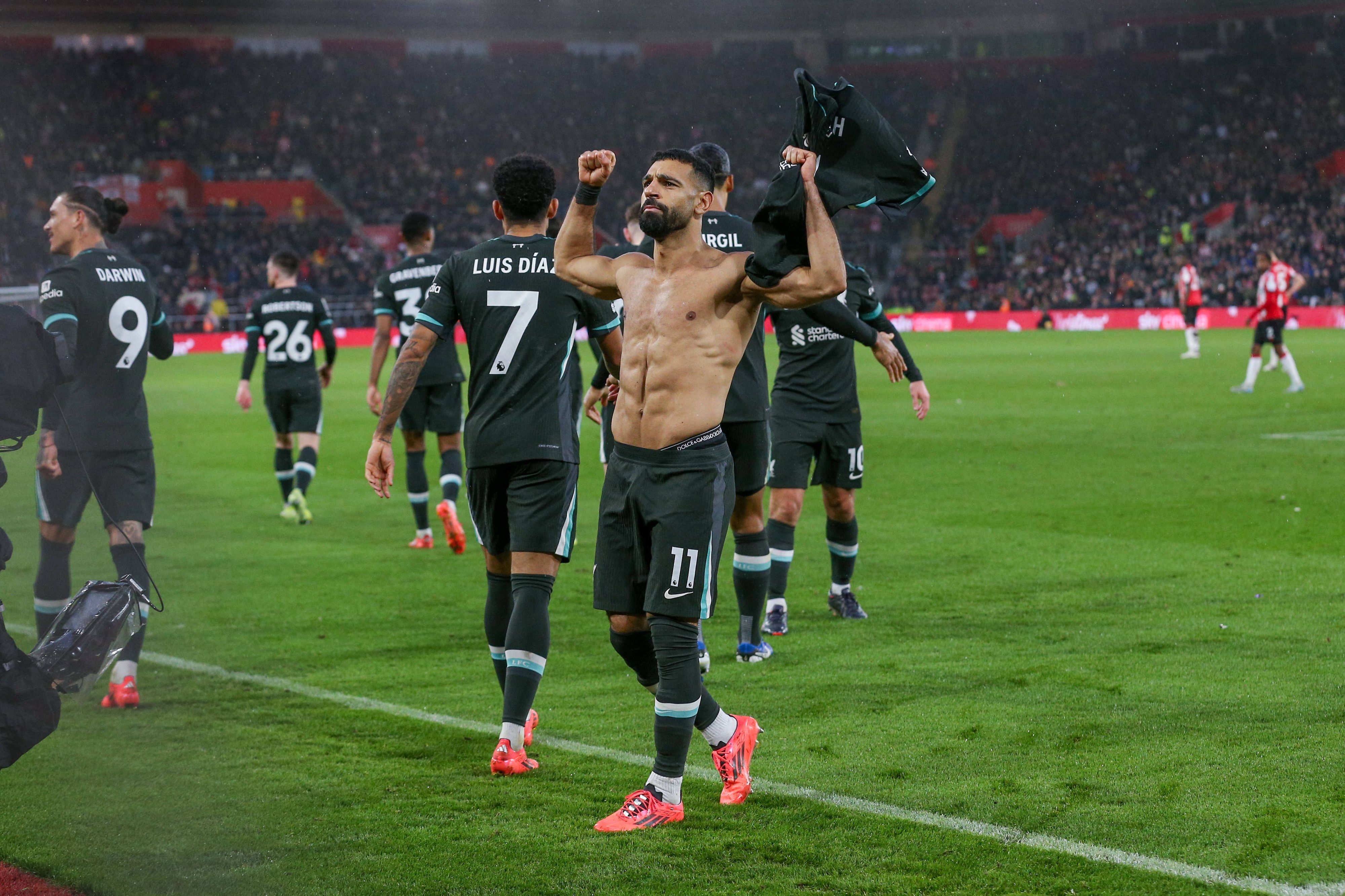 Salah lässt seine Muskeln spielen, geht in Sachen Vertragsverlängerung die Offensive.