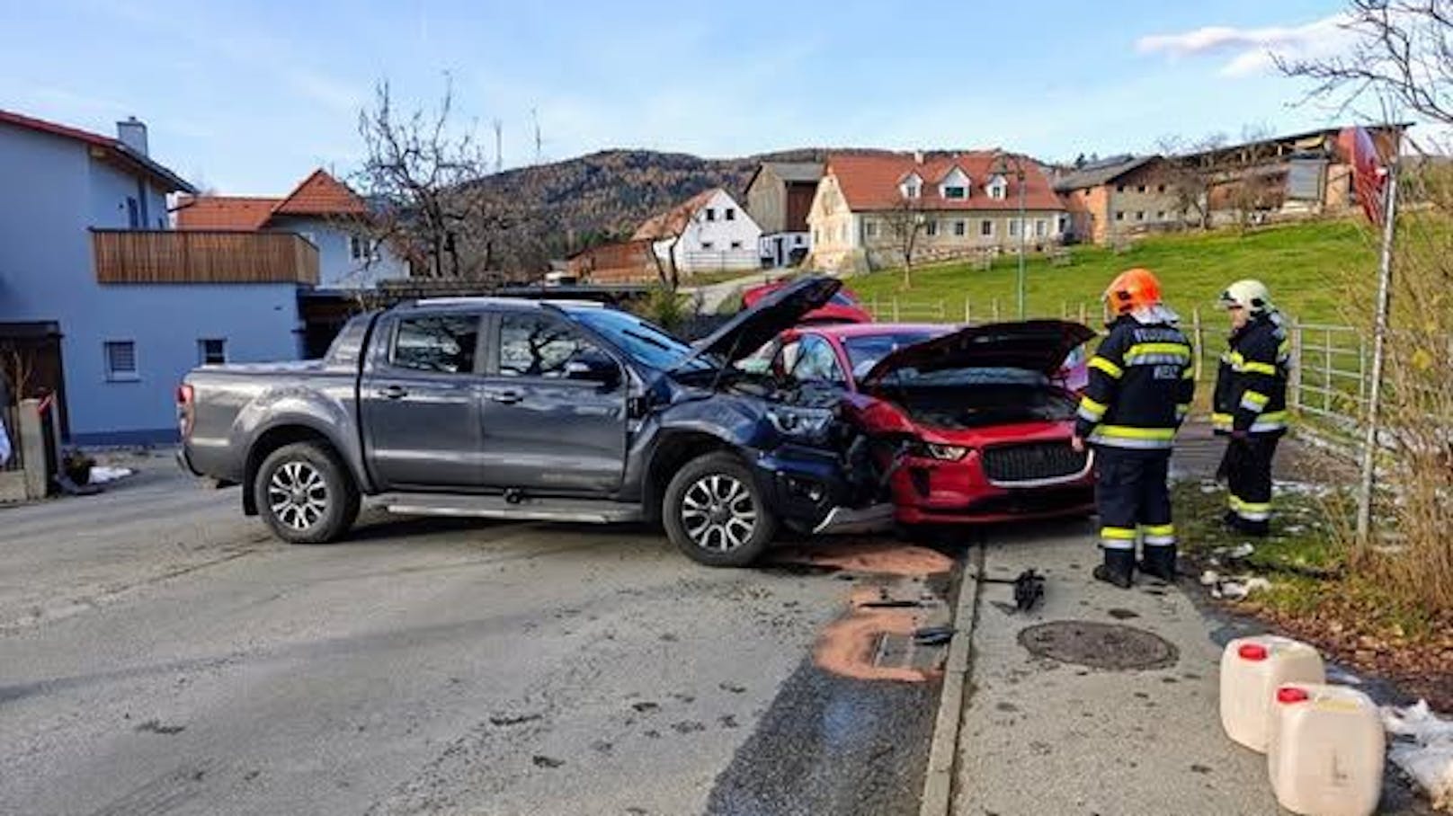 Vater und Sohn wollten Verkehrsunfall vertuschen