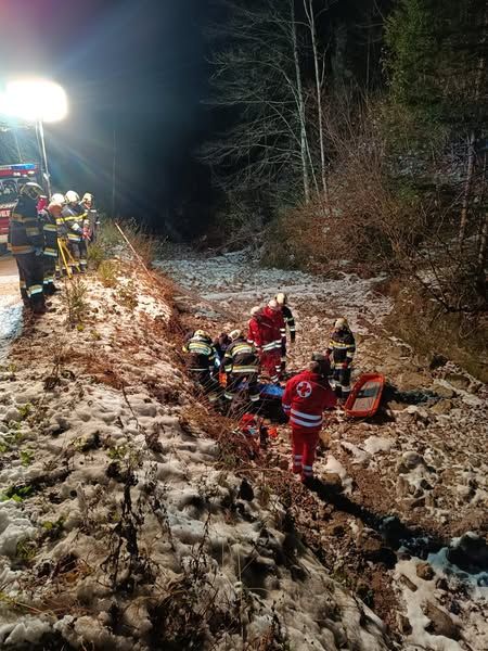 Feuerwehr, Rotes Kreuz, Polizei und ein Notarzthubschrauber standen im Einsatz.
