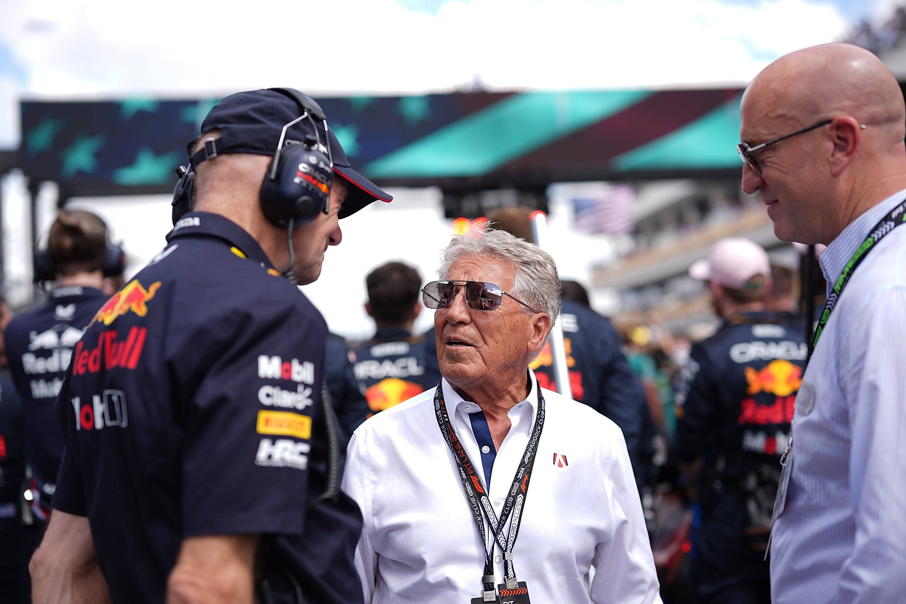 Mario Andretti im Gespräch mit dem ehemaligen Red-Bull-Designer Andrian Newey.