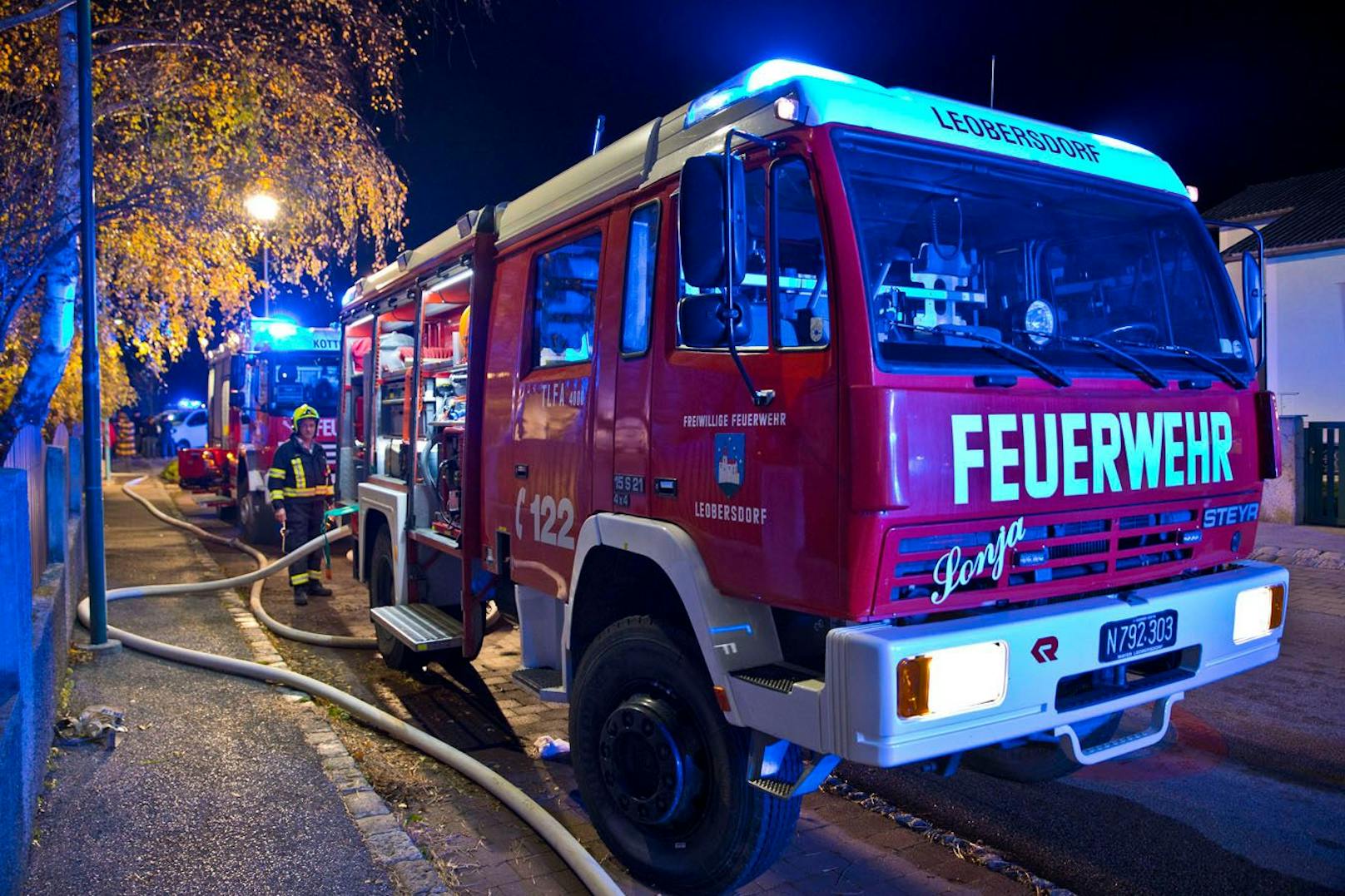 Großeinsatz in Leobersdorf – 94 Einsatzkräfte bekämpften Wohnhausbrand