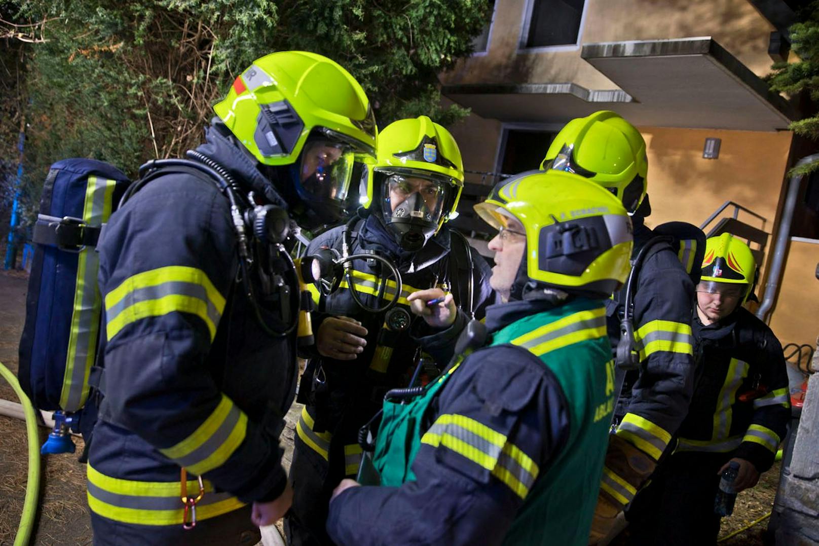 Großeinsatz in Leobersdorf – 94 Einsatzkräfte bekämpften Wohnhausbrand