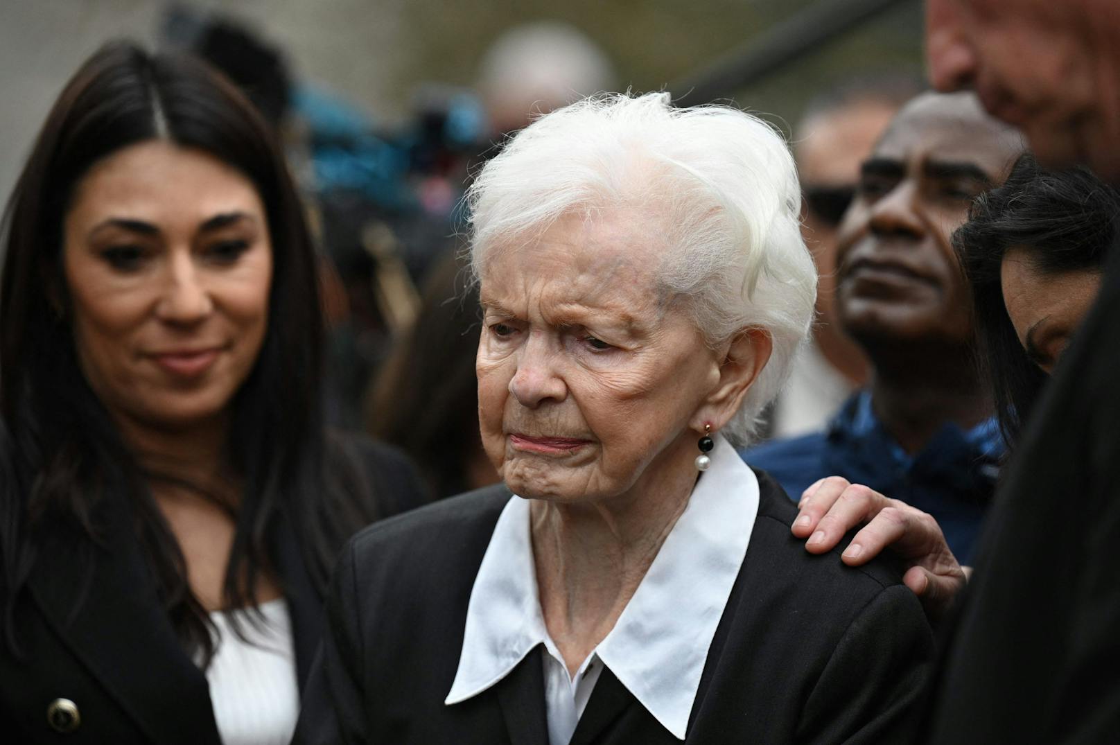 Joan VanderMolen, die Schwester der ermordeten Kitty Mendez, fordert eine Freilassung ihrer Neffen. 