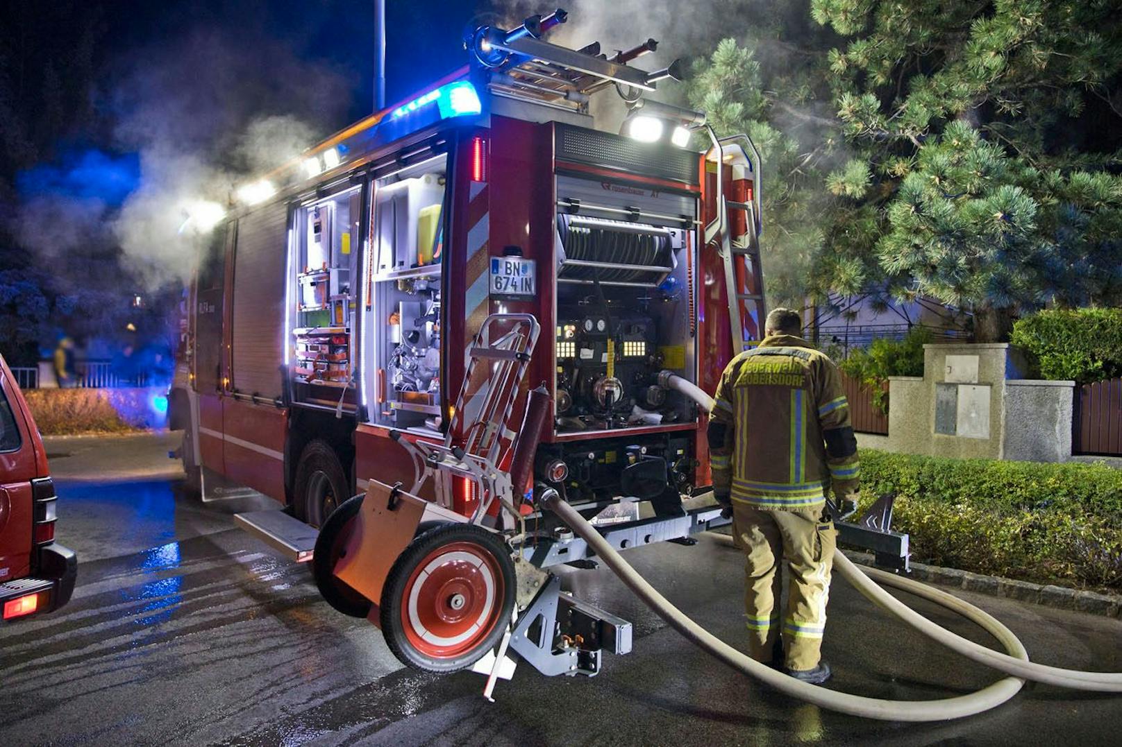 Großeinsatz in Leobersdorf – 94 Einsatzkräfte bekämpften Wohnhausbrand